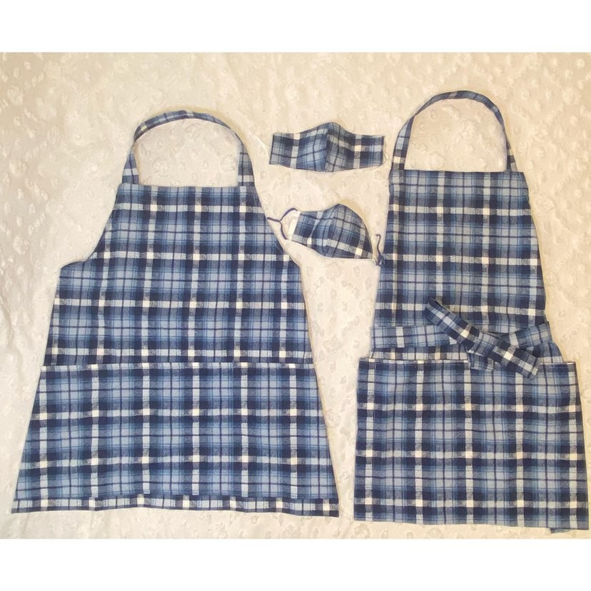 His and Her's apron set