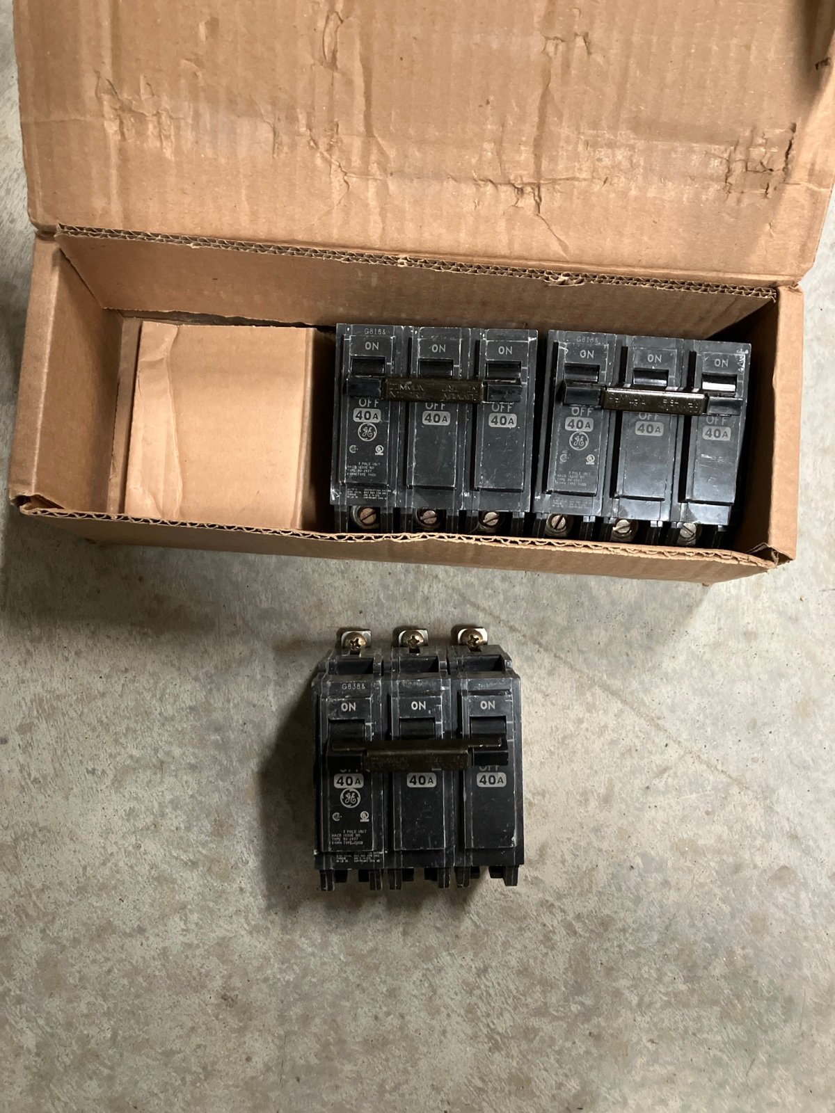 GE THQB32040 lot of 3