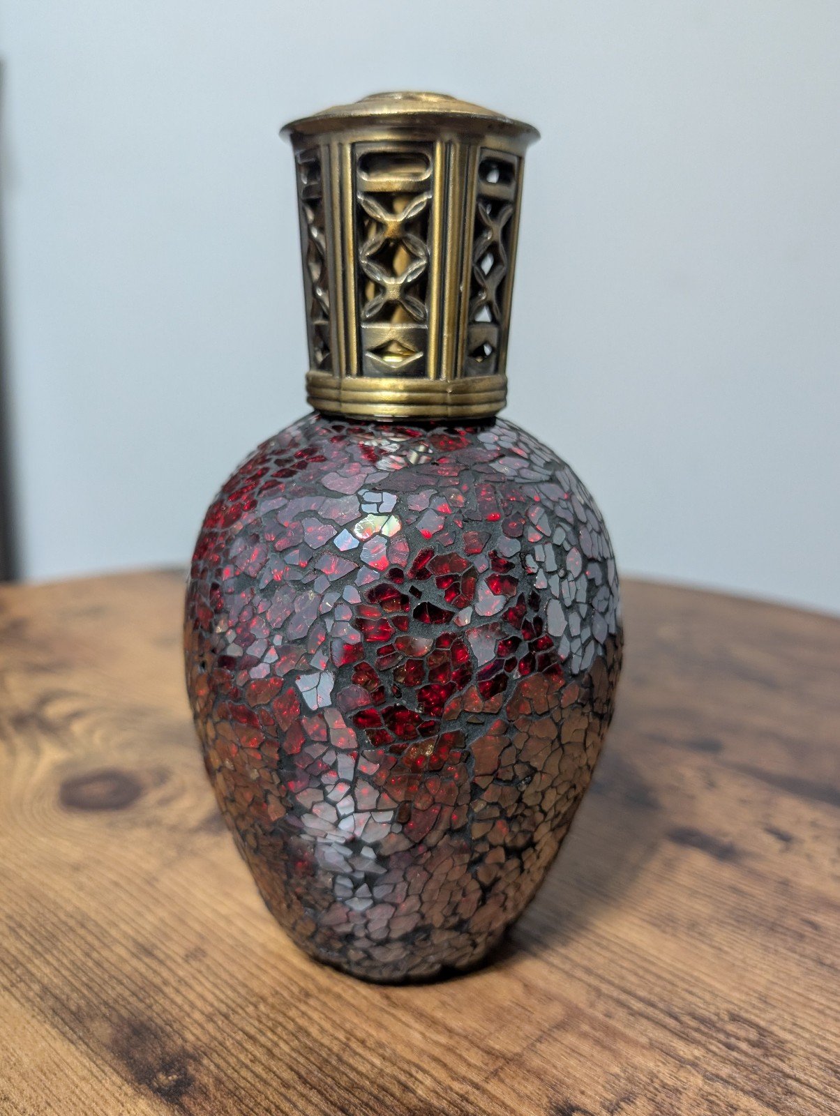 Red mosaic cracked glass finish Ashleigh & Burwood Oil Burner in antique rose