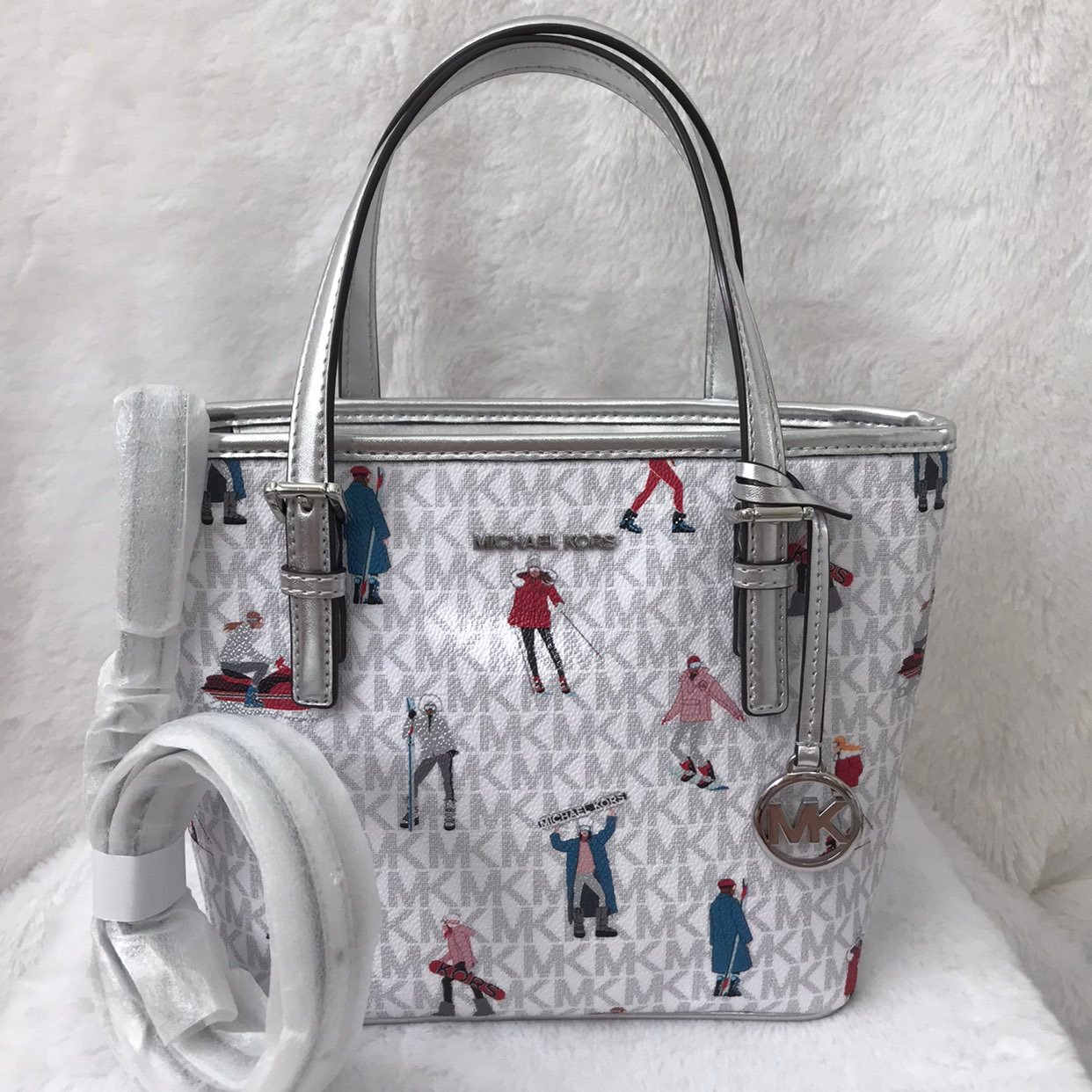 MICHAEL KORS MK JET SET GIRLS XS CARRYALL TOTE SHOULDER BAG