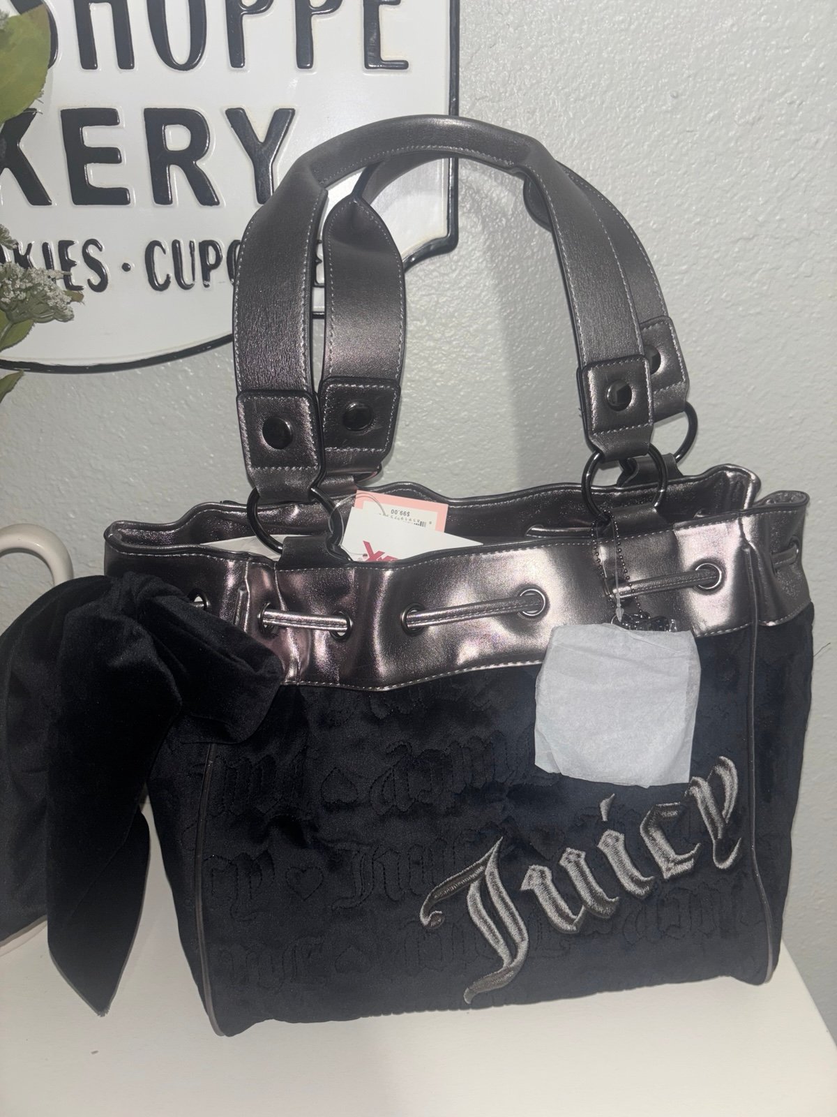 Black Juicy day dreamer