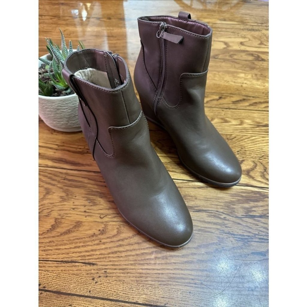 SOUL Naturalizer Haley West Boot Women's Boot Size 9- Brown