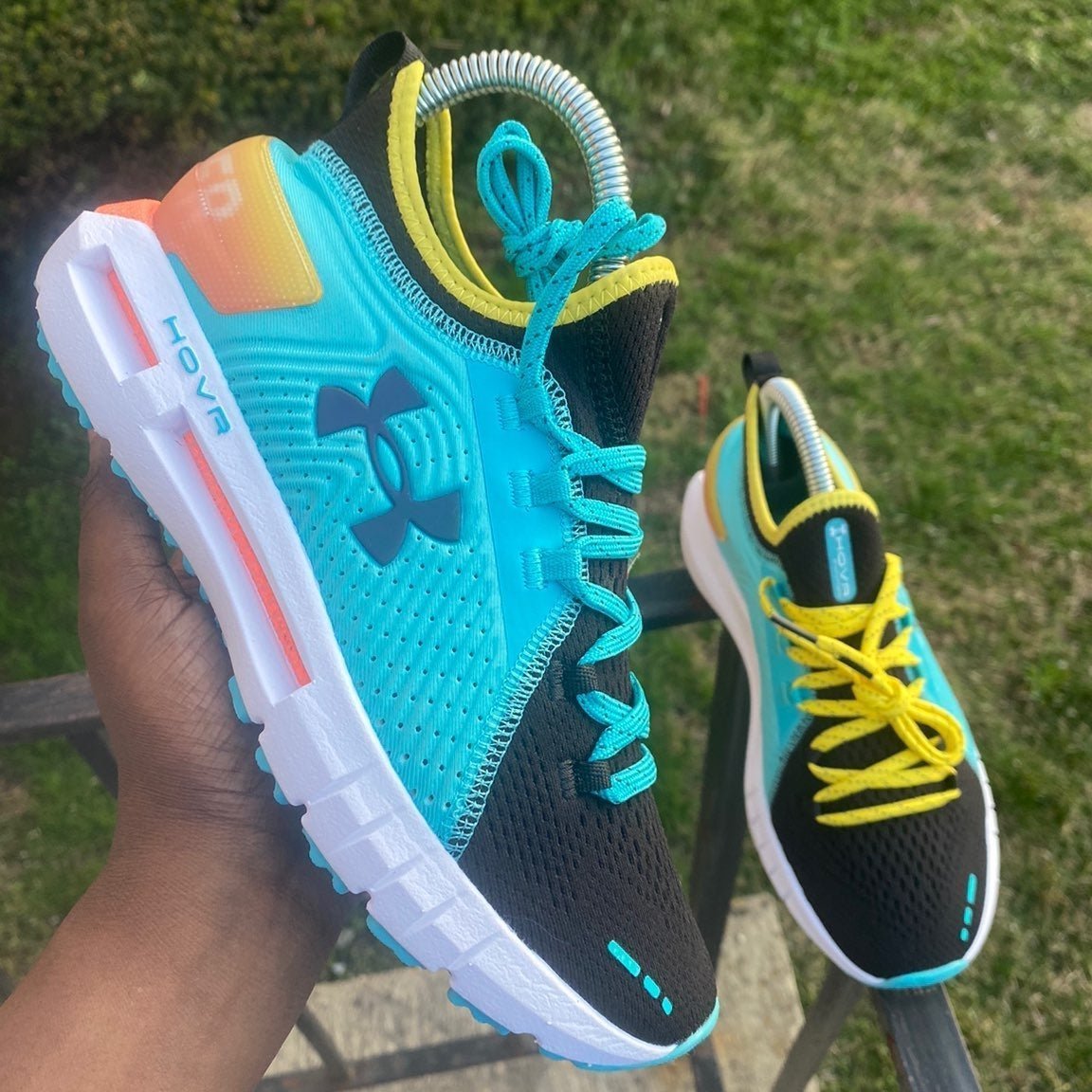 Under Armour HOVR Phantom | 4 Y- 5.5 W