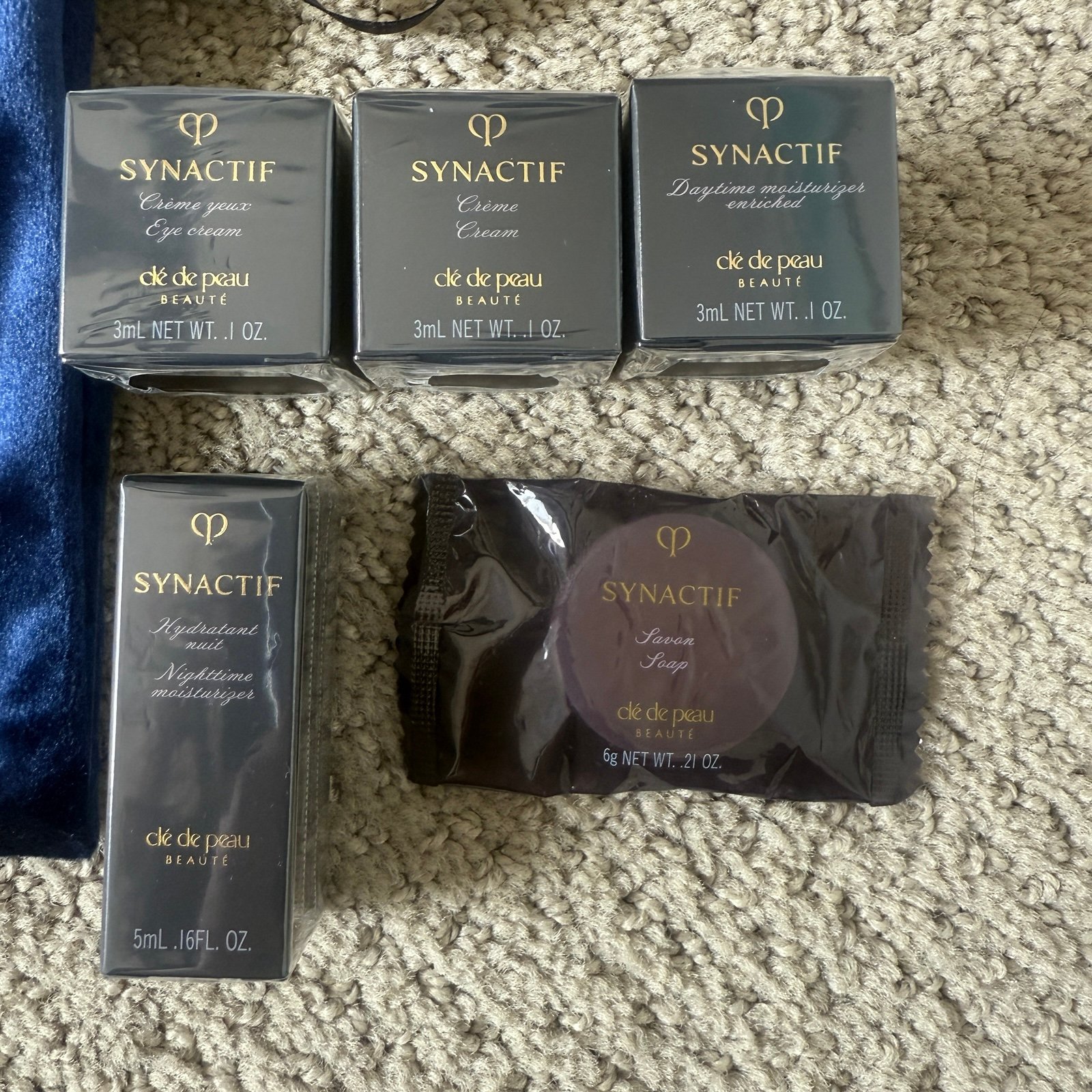 cpb cle de peau skincare set eye cream