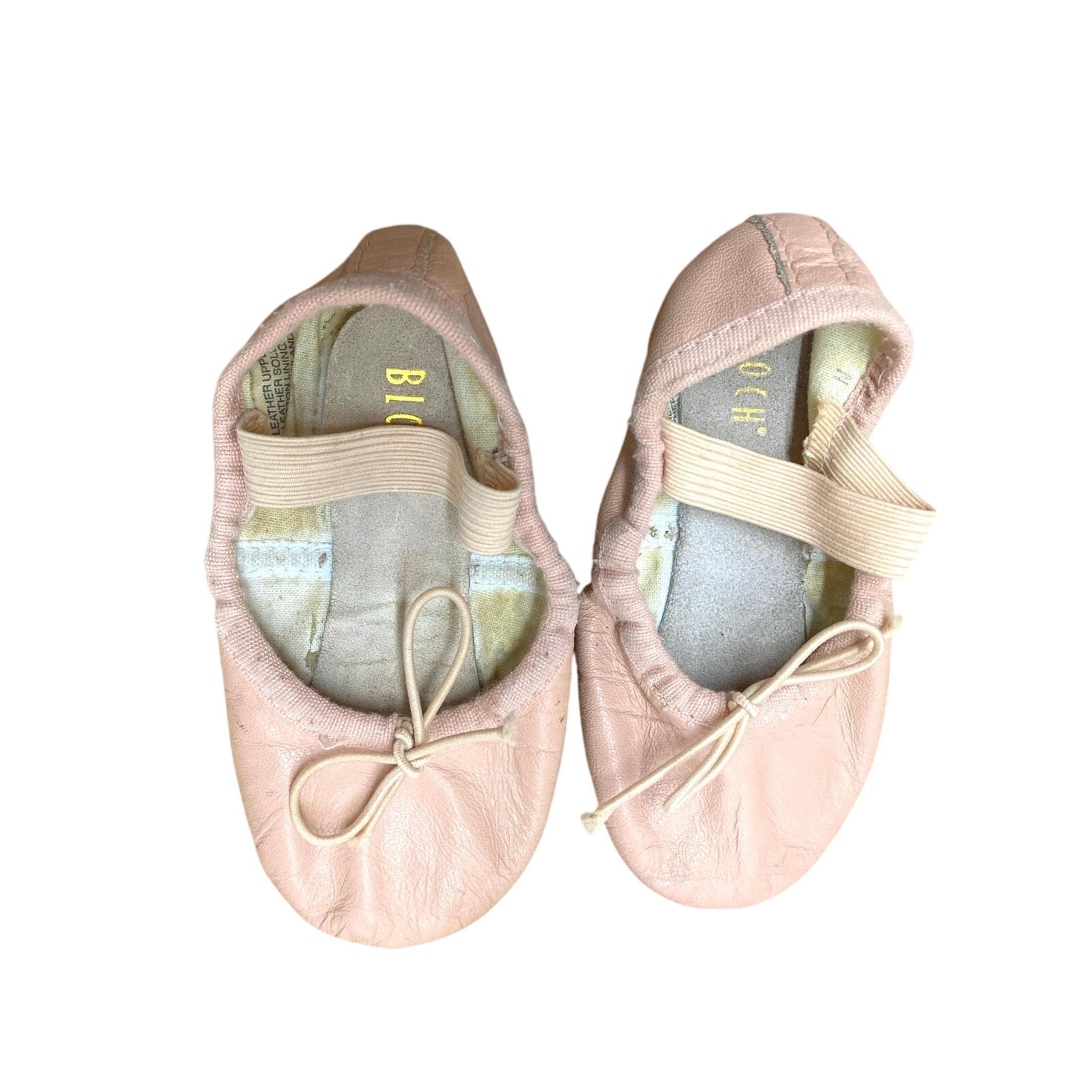 BLOCH Pink Girls Ballet Shoes size 3 Child