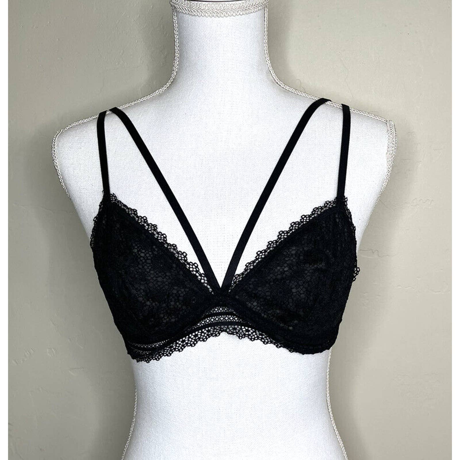 hot Bralette Caged Lace Black Secret Victoria Size NWOT Medium Women hot Bralette Caged Lace Black Secret Victoria Size NWOT Medium Women