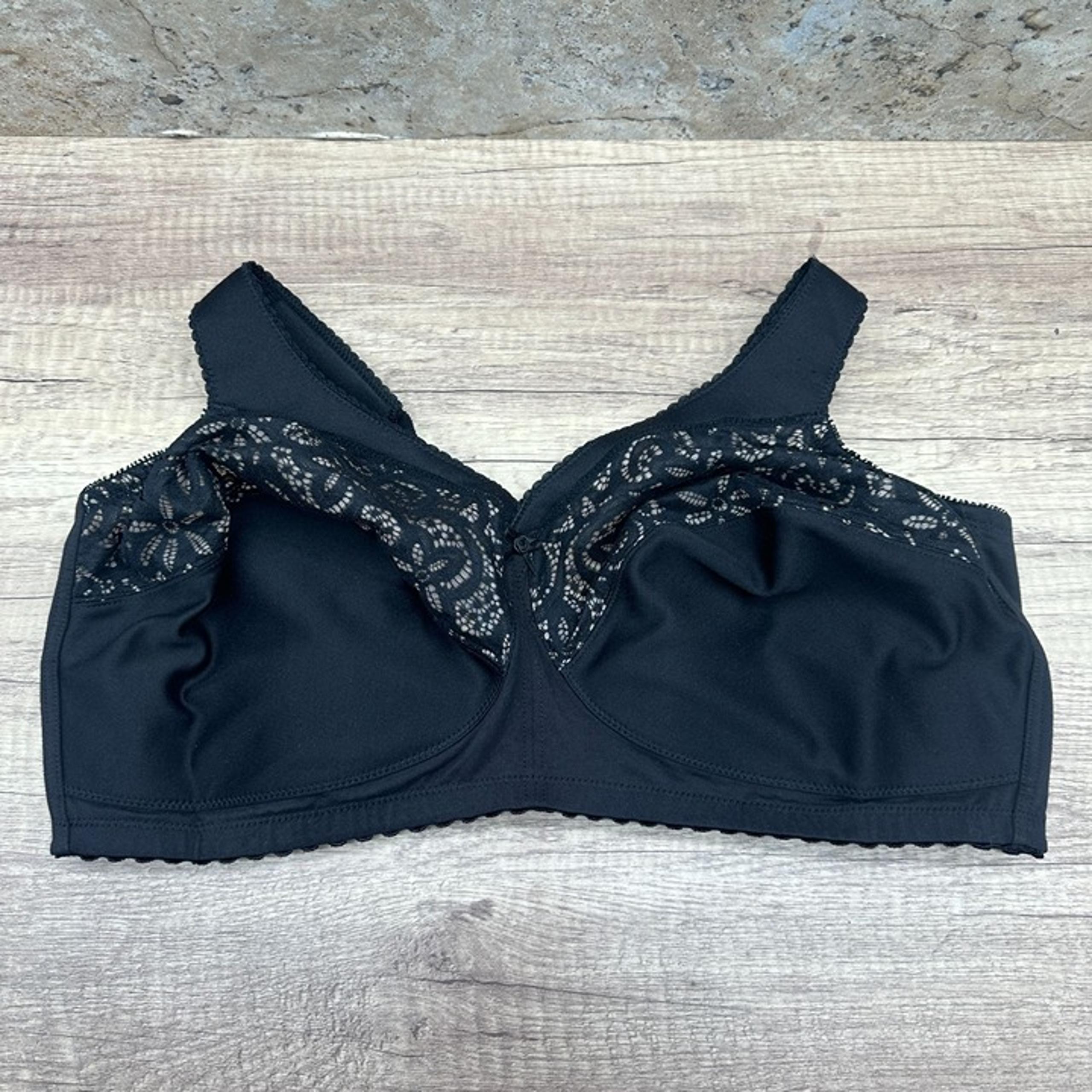 Glamorise Bra Womens Size  46F Black Magic Lift Support Wireless Full Coverage