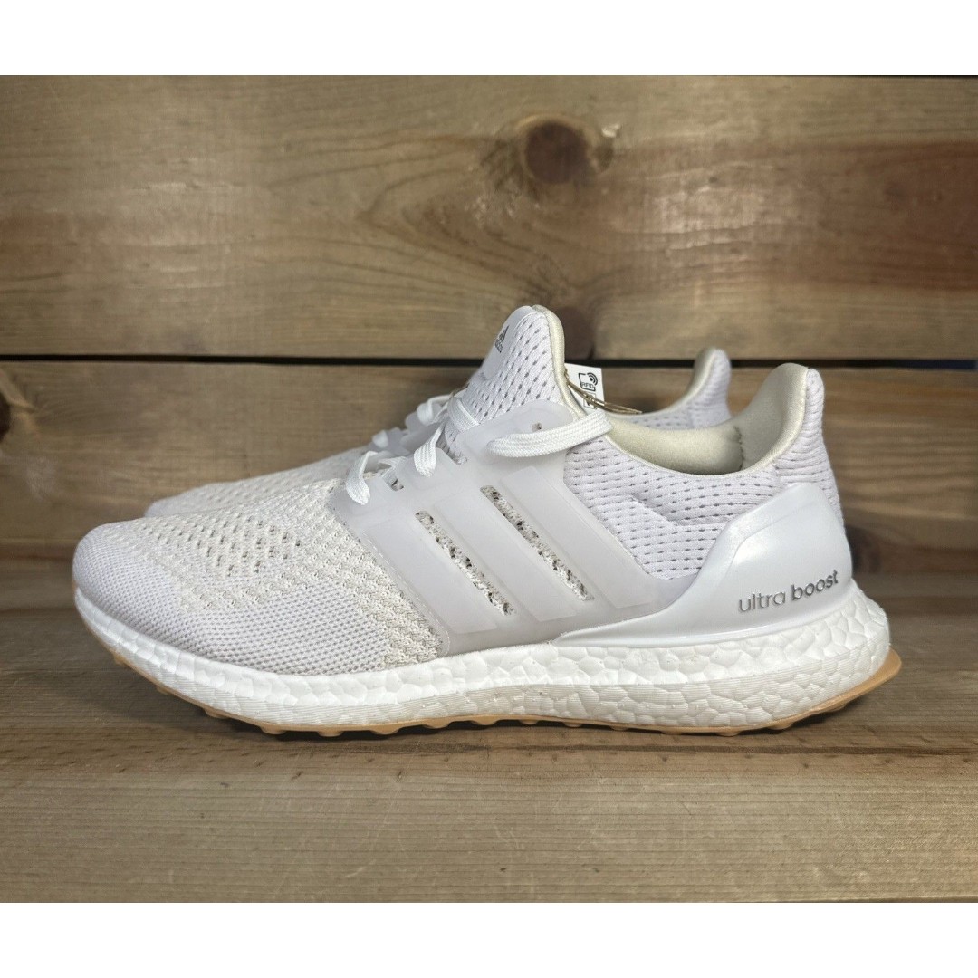 NEW Women’s Size 8.5 Adidas Ultraboost 1.0 “Cloud White Silver Metallic” ID9689