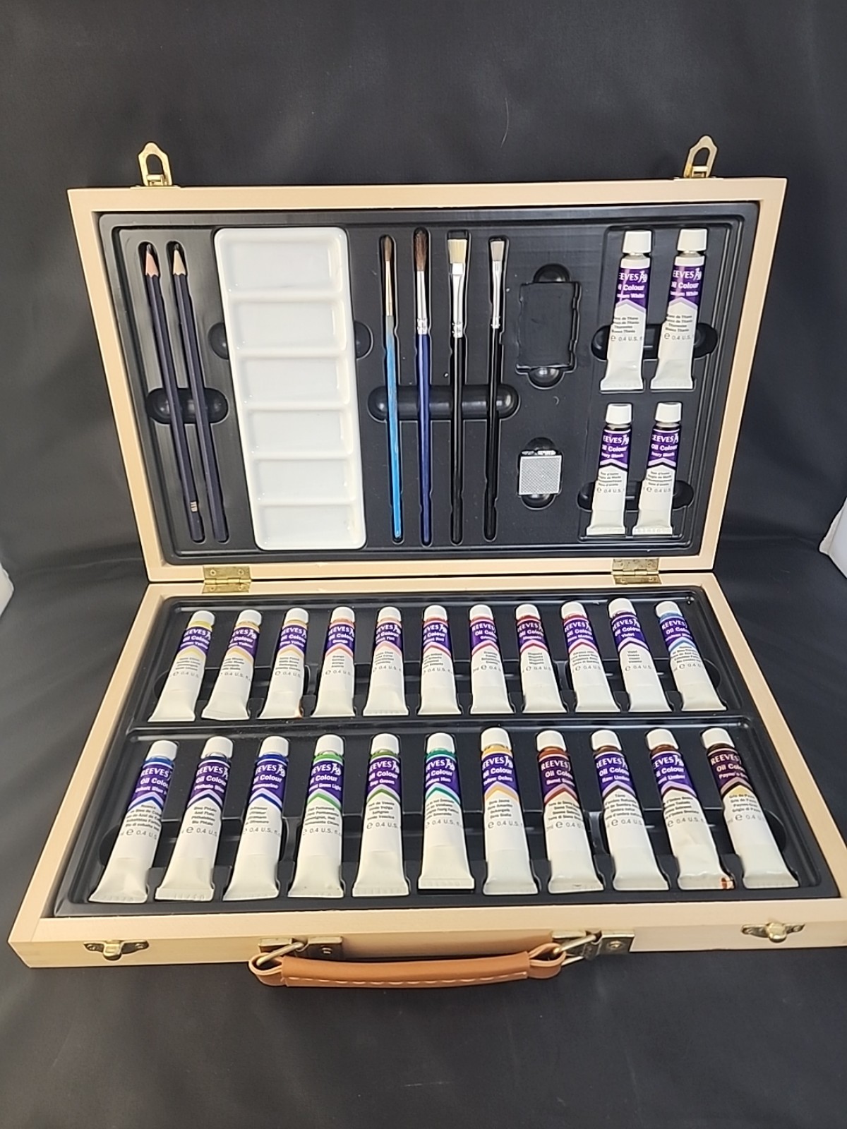 New Reeves 26 Tubes Oil Colour Artist Set in Wooden Box
