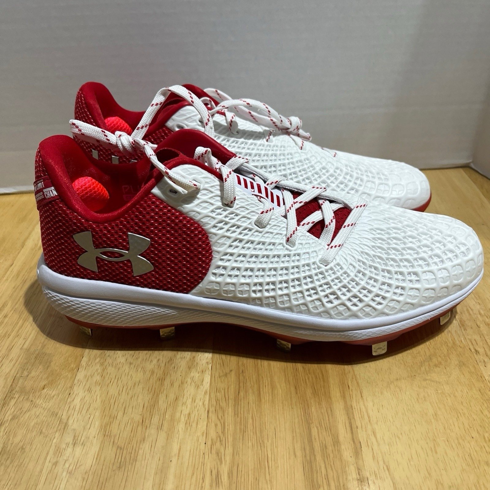 Under Armour Glyde 2 MT Metal Softball Cleats Women's 11.5 Red Athletic Sport