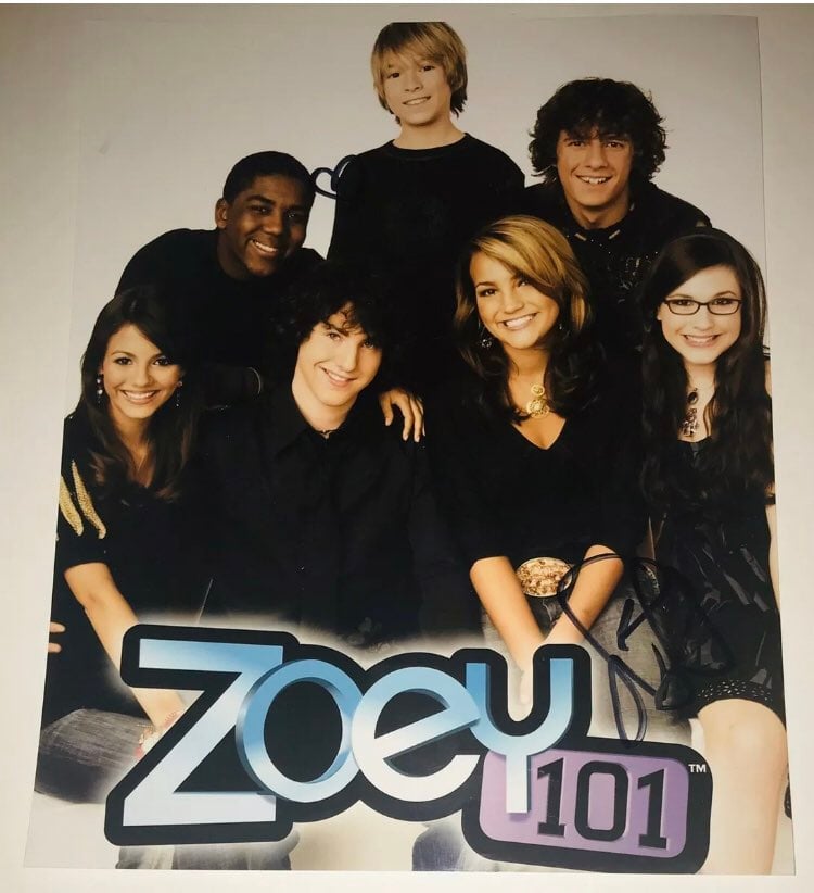 ERIN SANDERS SIGNED ZOEY 101 8X10 PHOTO