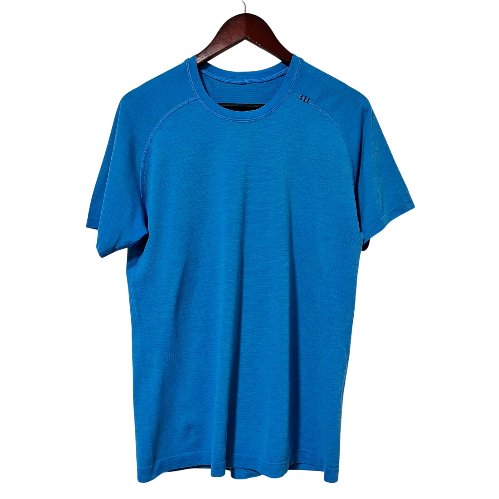 Lululemon Mens Metal Vent Tech Shirt Size M Blue Heather Space Dye Athletic Gym