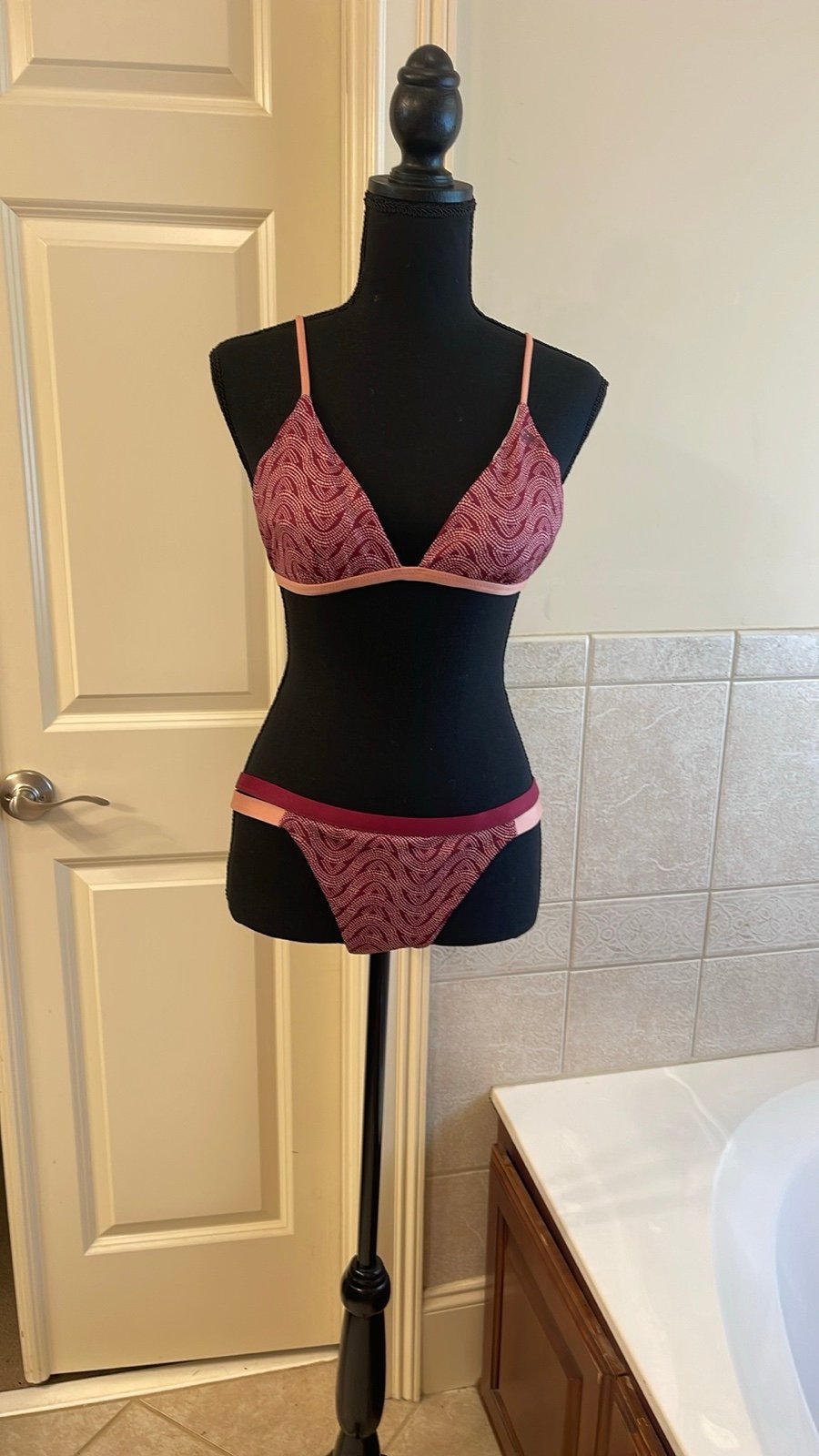 Patagonia M/L wine 2 piece bikini with rash guard