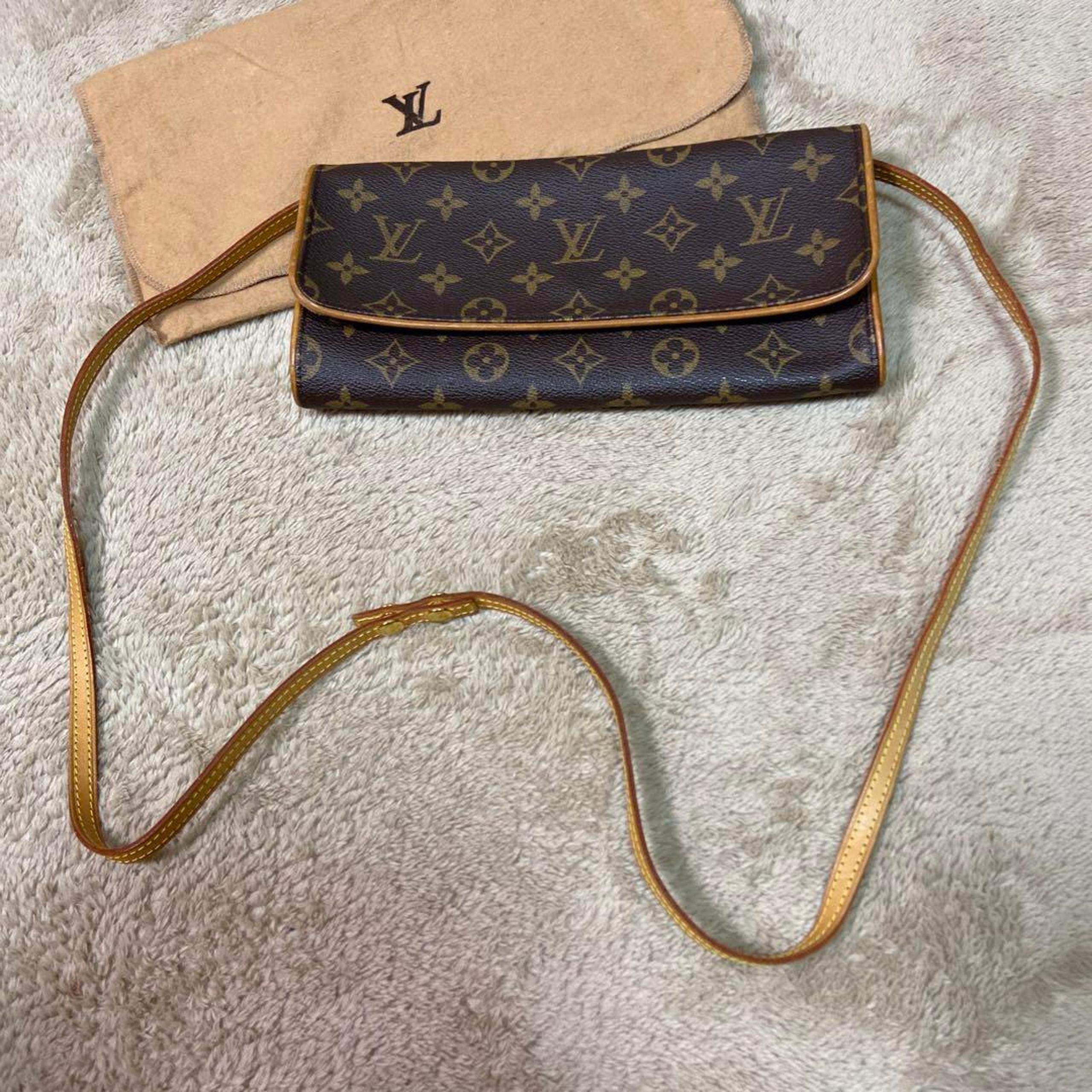 LOUIS VUITTON Authentic & Excellent Condition Pochette Twin GM Shoulder Bag