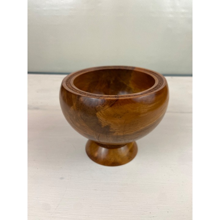 Gorgeous Rare Handmade / Carved / Hand Turned New Zealand Rimu Wood Bowl