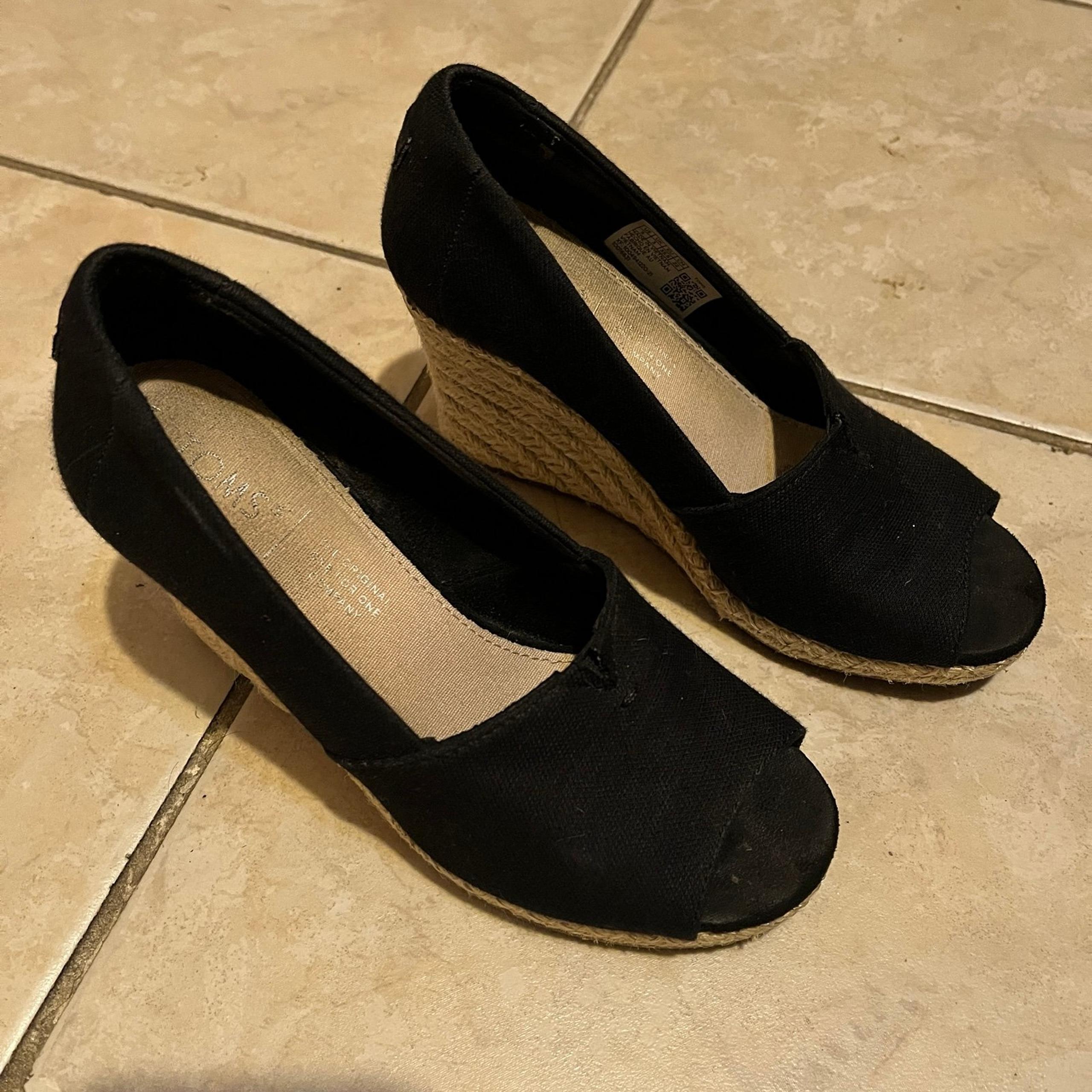 Tom’s Black Wedge