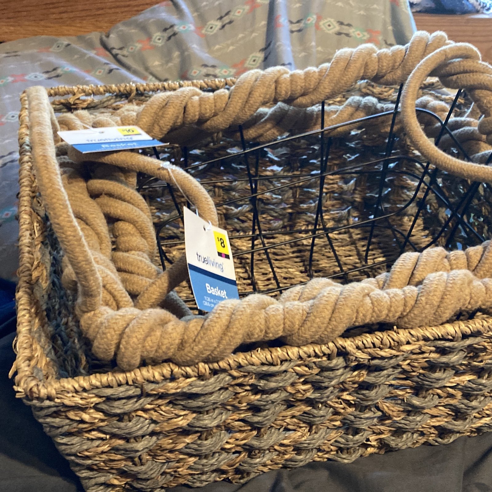 Everything New with tags. Around 7-8 baskets maybe more, 10-15 stems, tray,