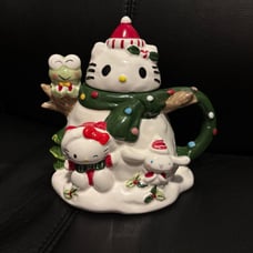 Hello kitty and friends Christmas holiday tea pot NWT