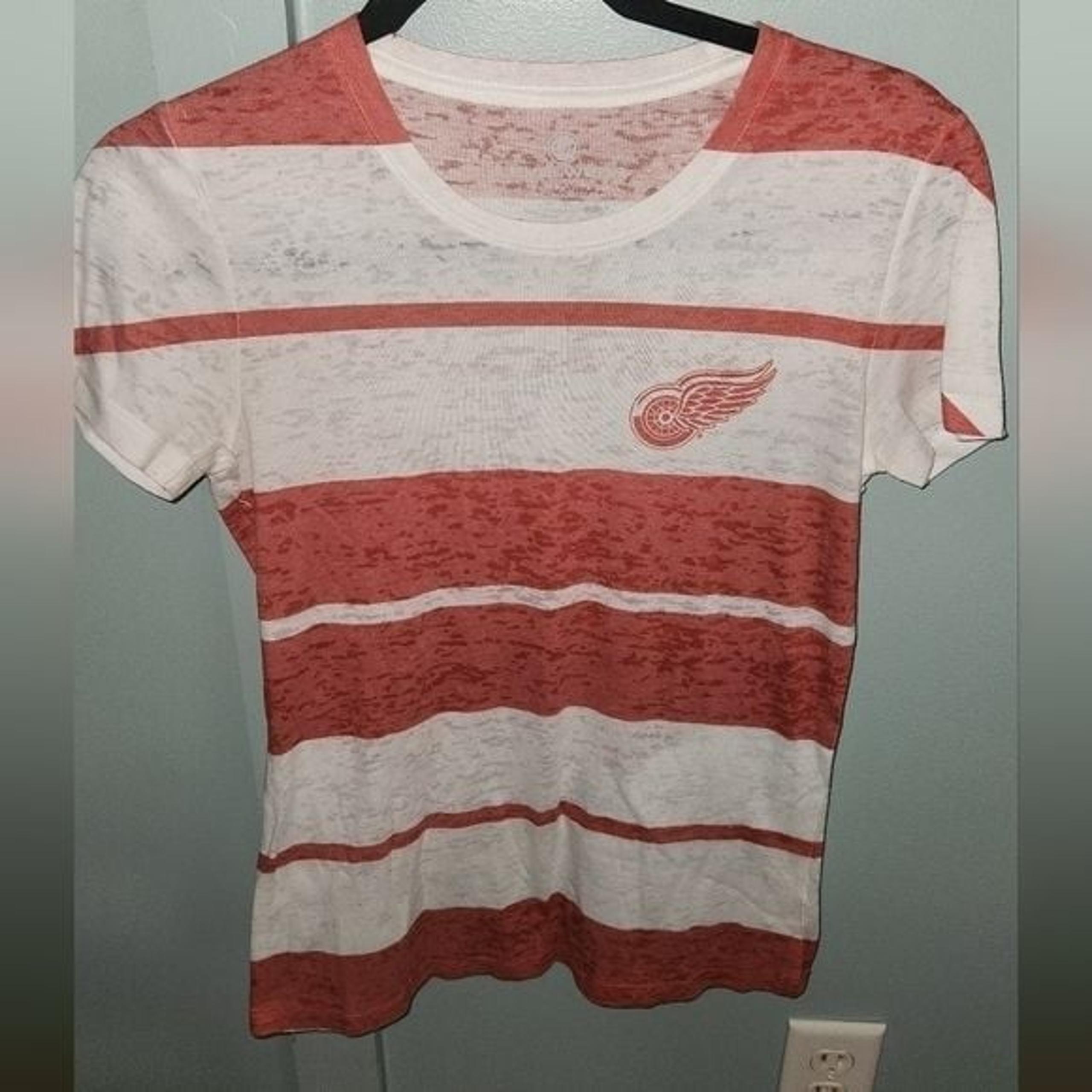 Women's Detroit Redwings Burnout Short Sleeve Stripe Shirt Size Large