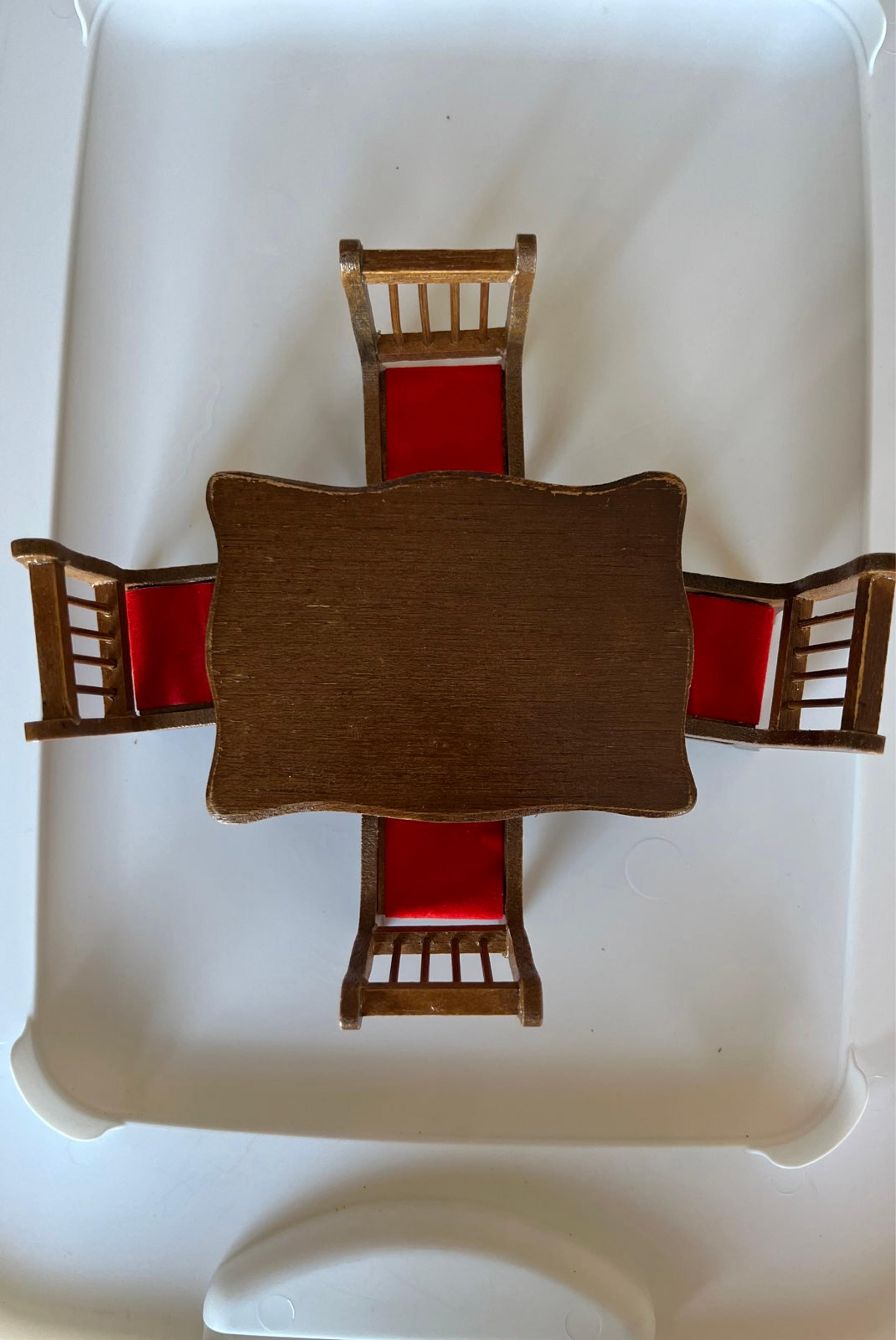 miniature dollhouse furniture