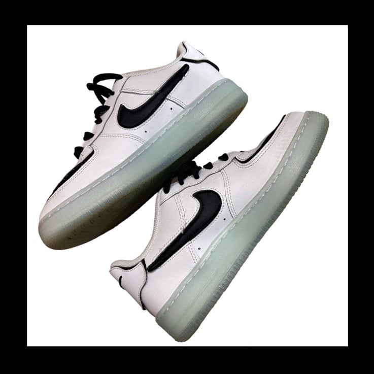Nike Air Force 1 white black interchangeable Nike swoosh low rise sneakers 5.5