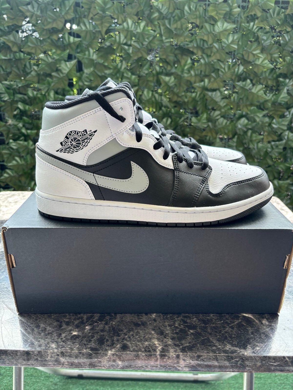 Air Jordan 1 Mid ( Shadow )