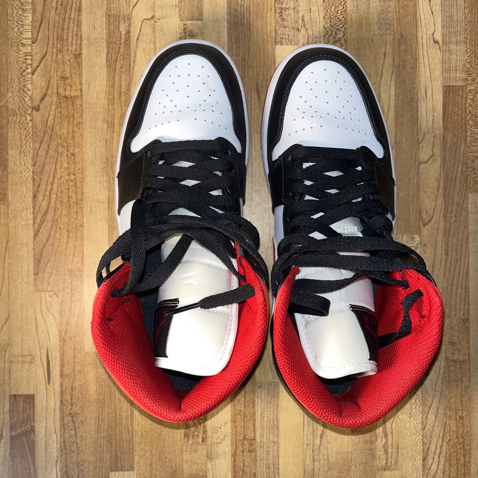 Nike Air Jordan 1 top Mid Red Black White 554724-122 Youth Mens Size 7.5 Womens 9