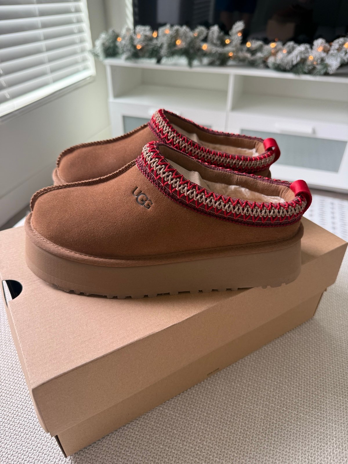 New UGG Platform Tazz Slipper