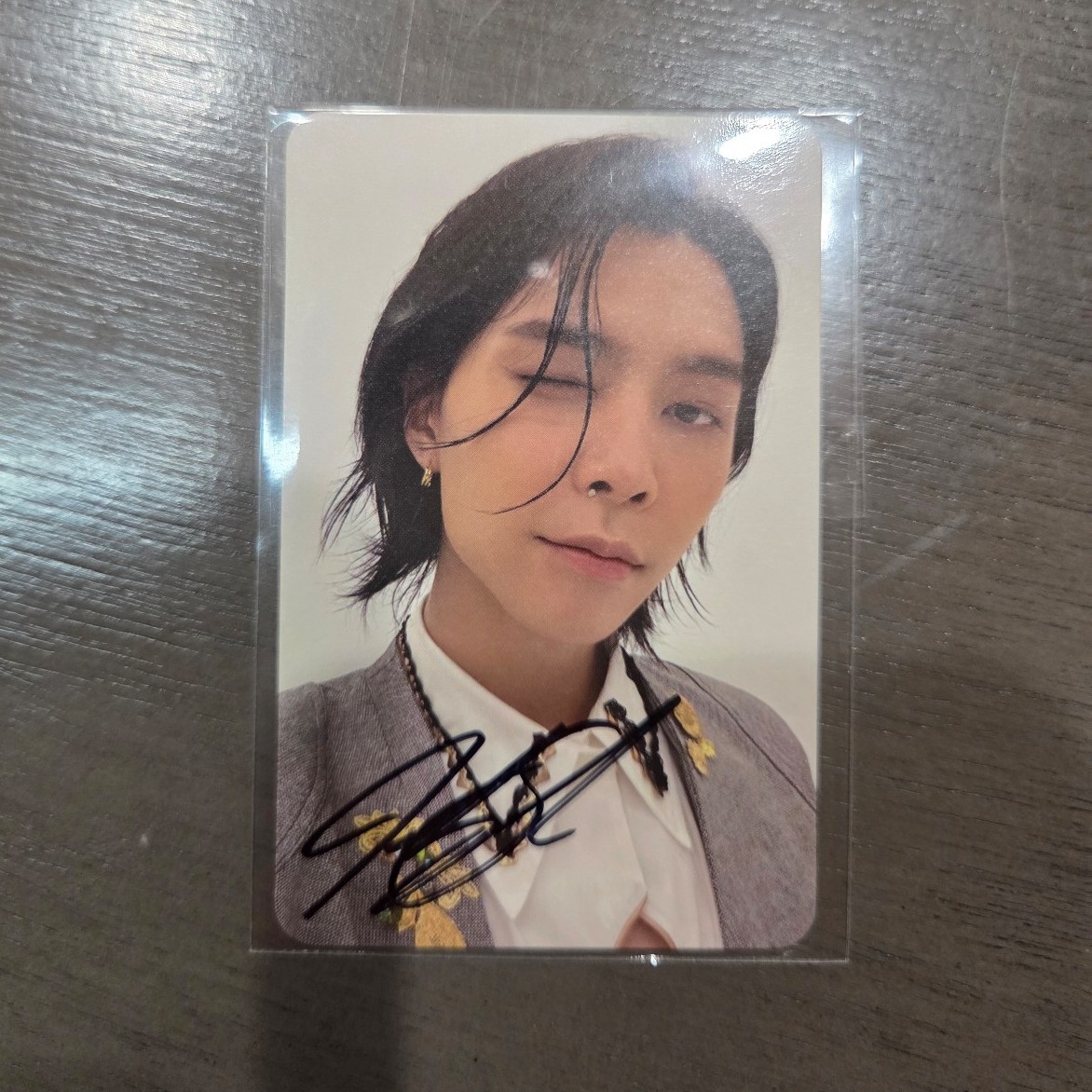 NCT127 Fact check JOHNNY SIGNED