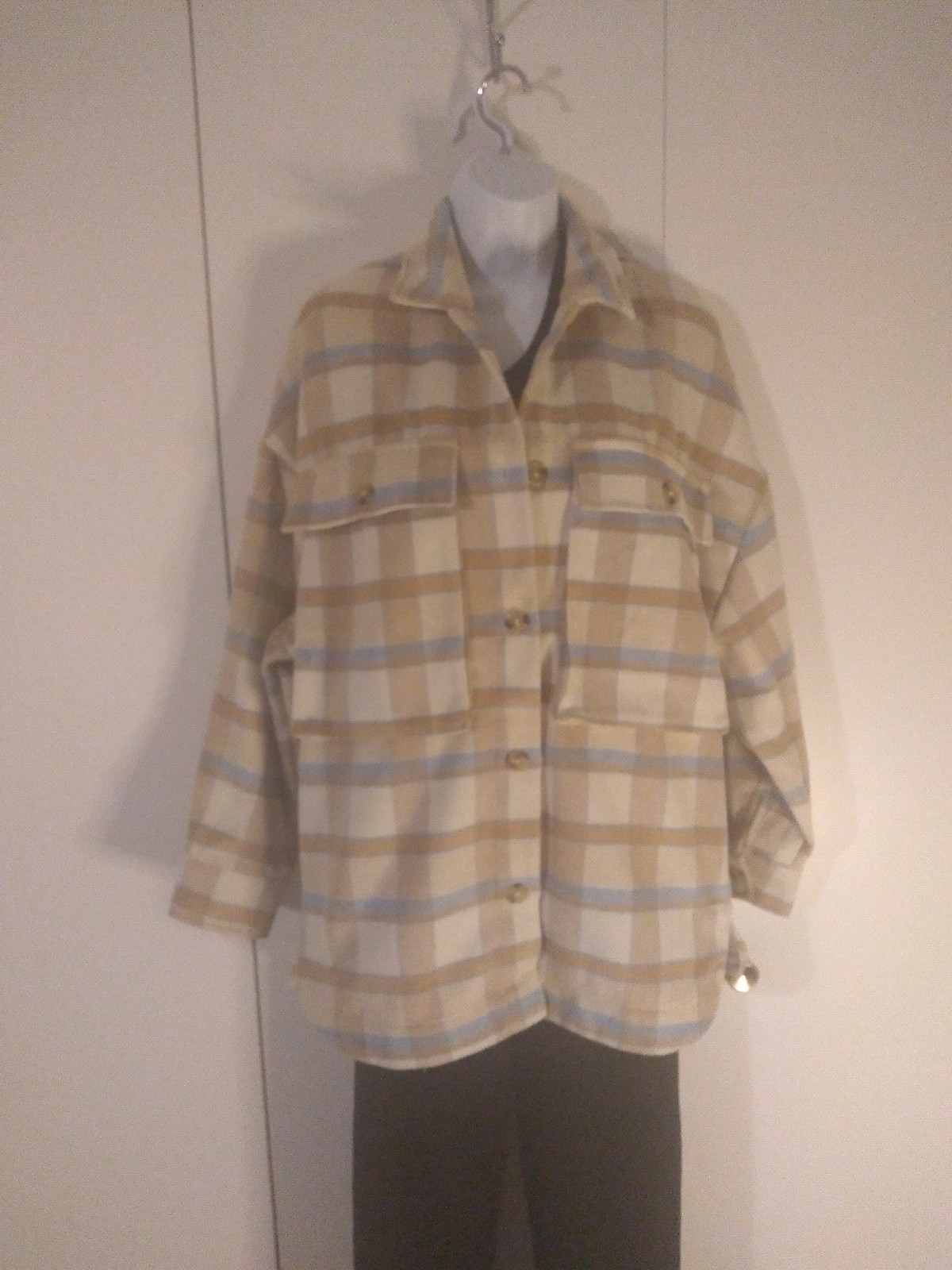 Pink Lily women's beige plaid oversized shacket size Medium