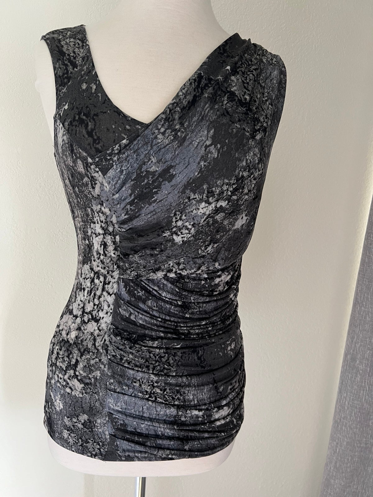 Asymmetrical top