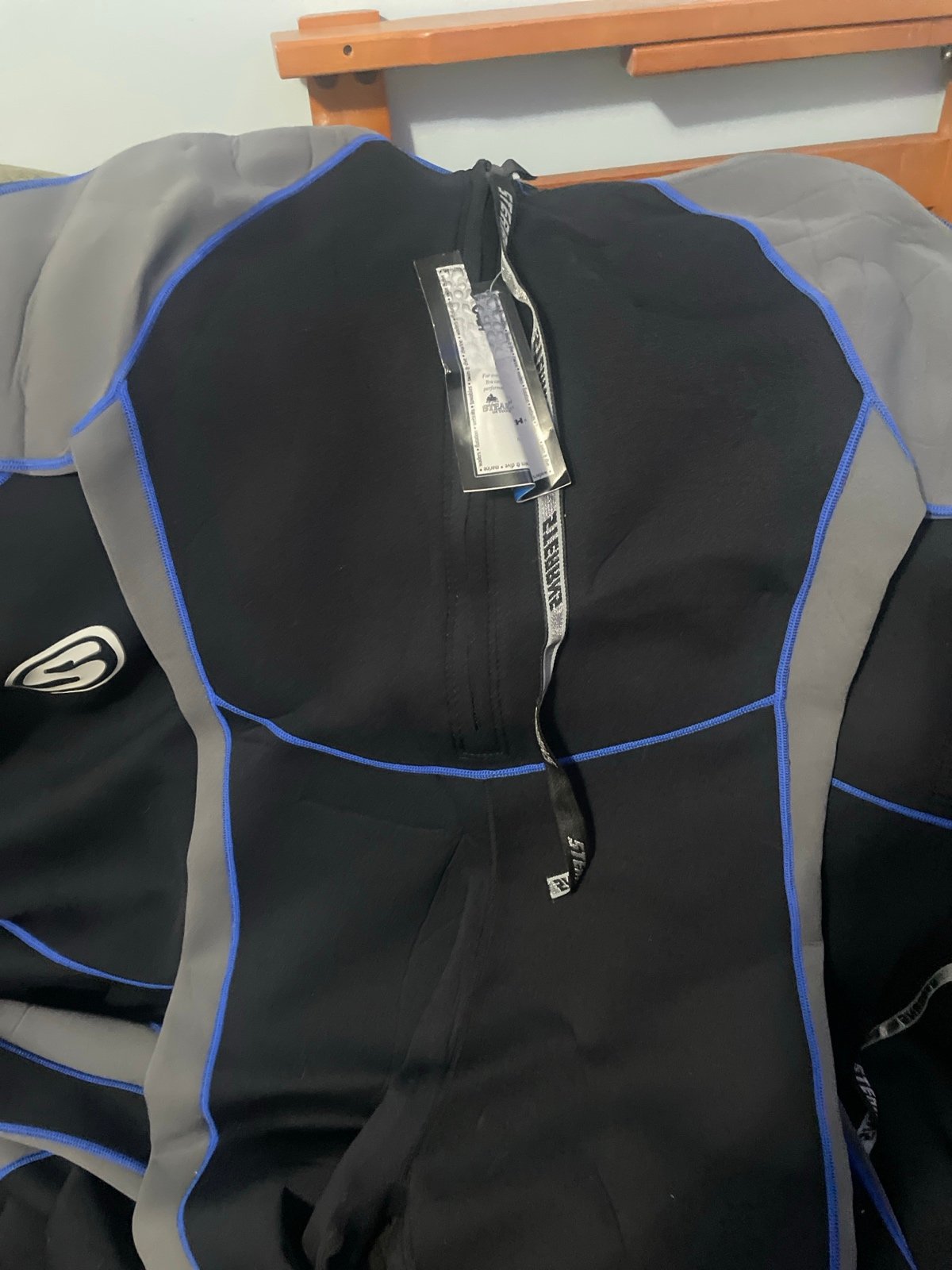 1 stearns wetsuit Large all black 2mm thick nylon