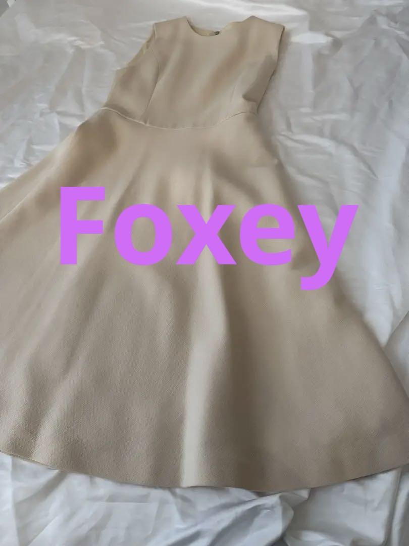 Foxey Sleeveless Wool Dress Ivory 38