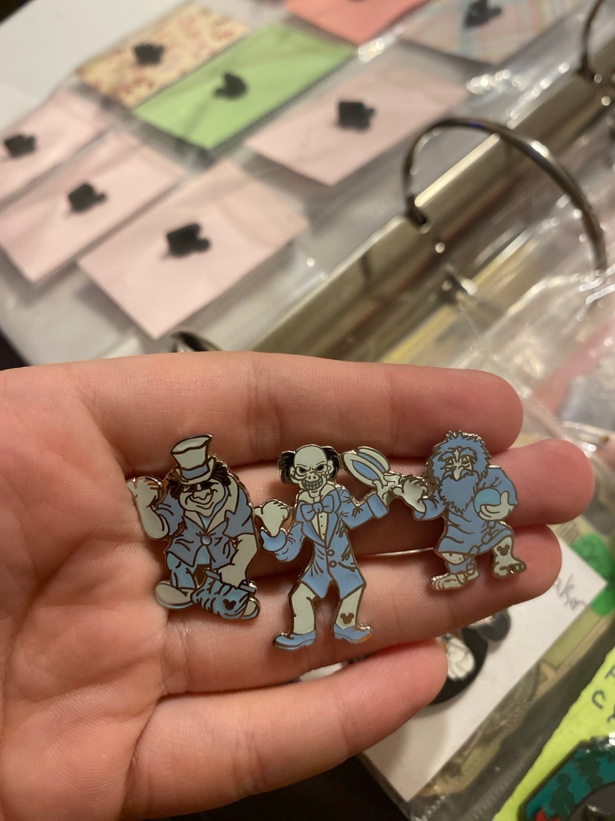 Hidden Mickey haunted mansion hitchhiking ghosts set