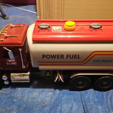 Bruder Mack Granite Tanker Truck