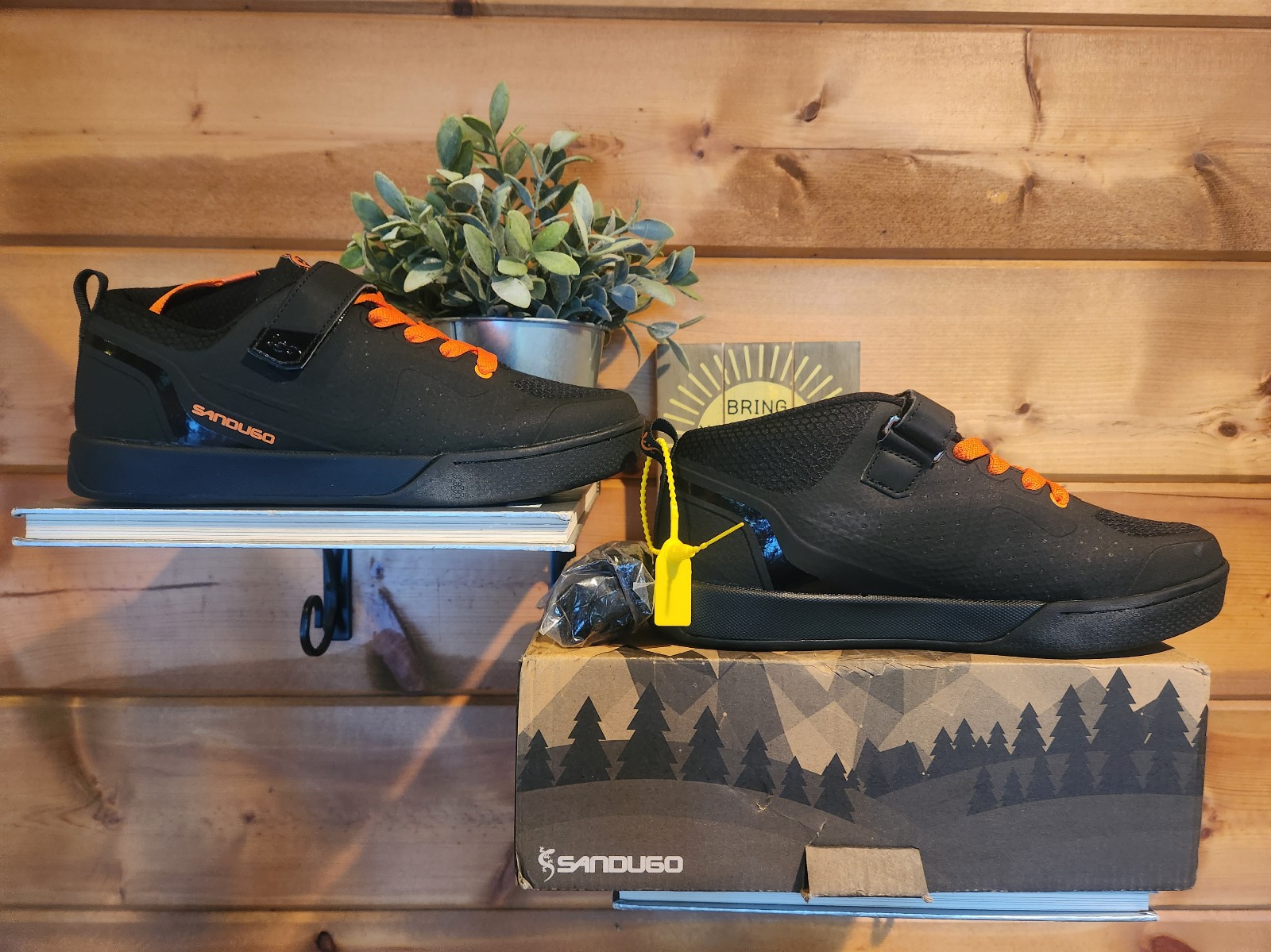 Sandugo SDG2007 Mens Black Orange Lace Up Cycling Shoes Size US 8 New