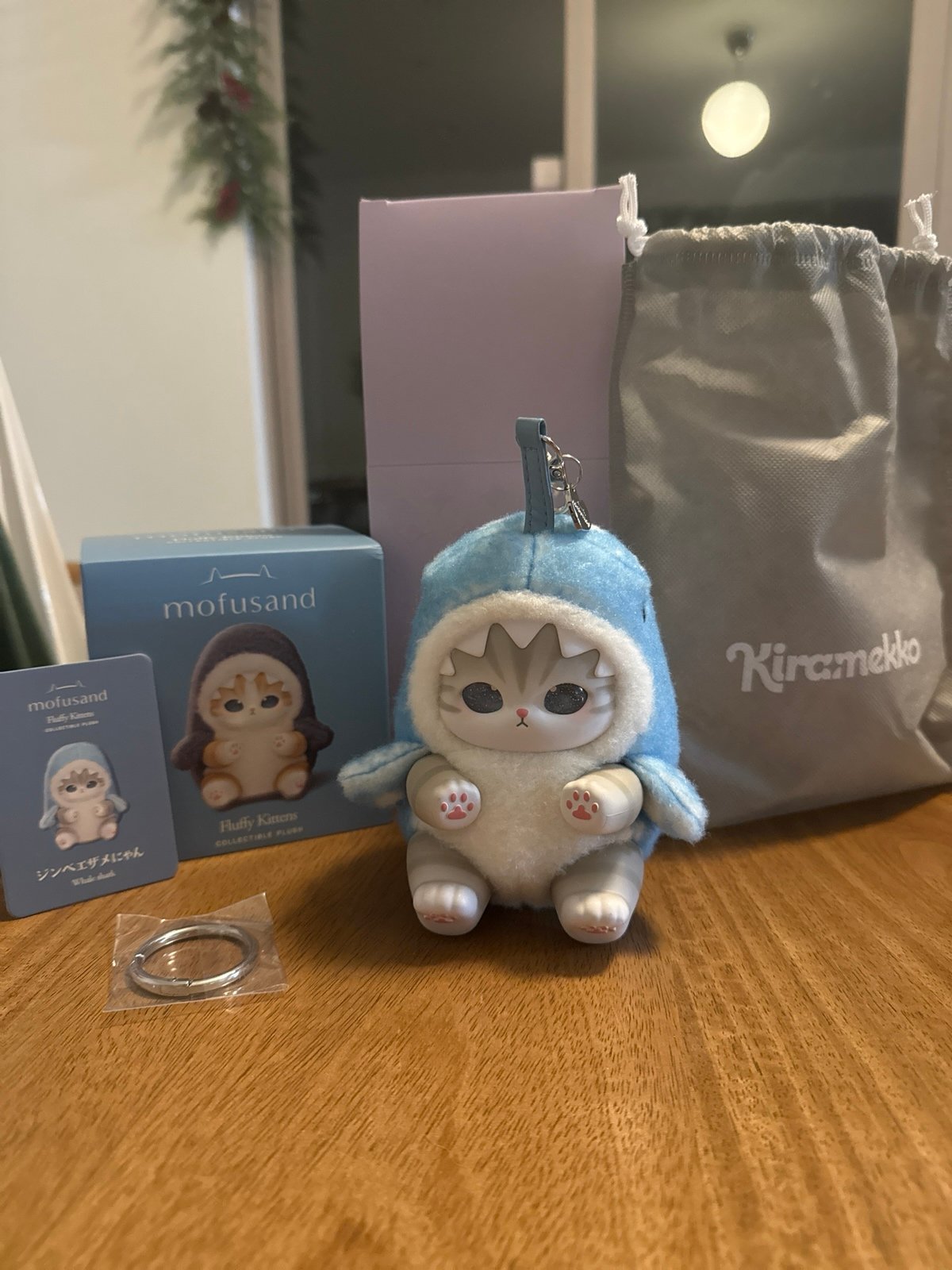 Mofusand Kiramekko Fluffy Kittens - White Shark