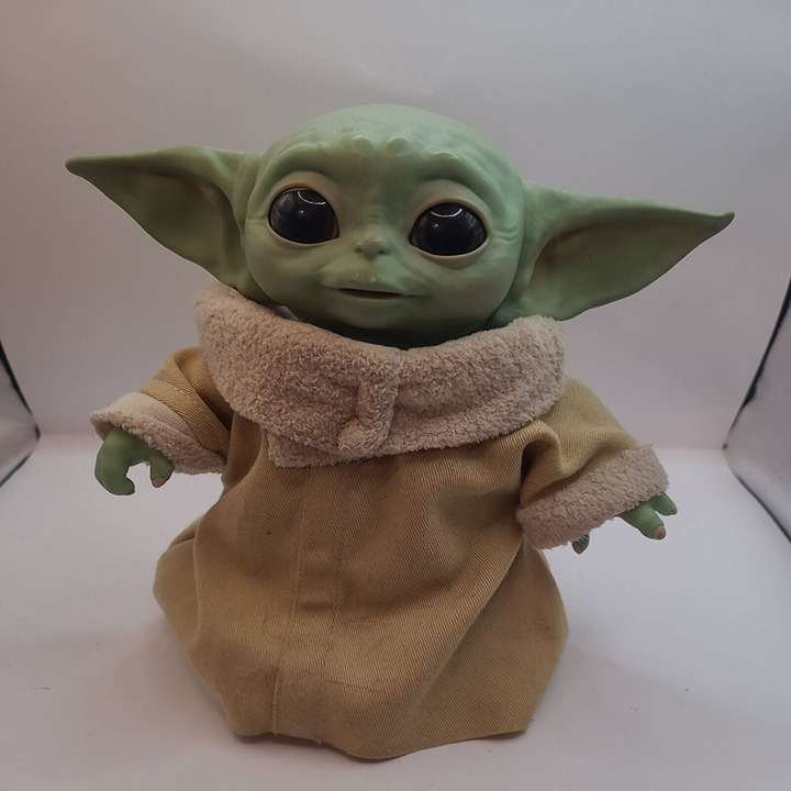 Baby Yoda Star Wars Figurine Motion and Voice, Eyes Open and Close