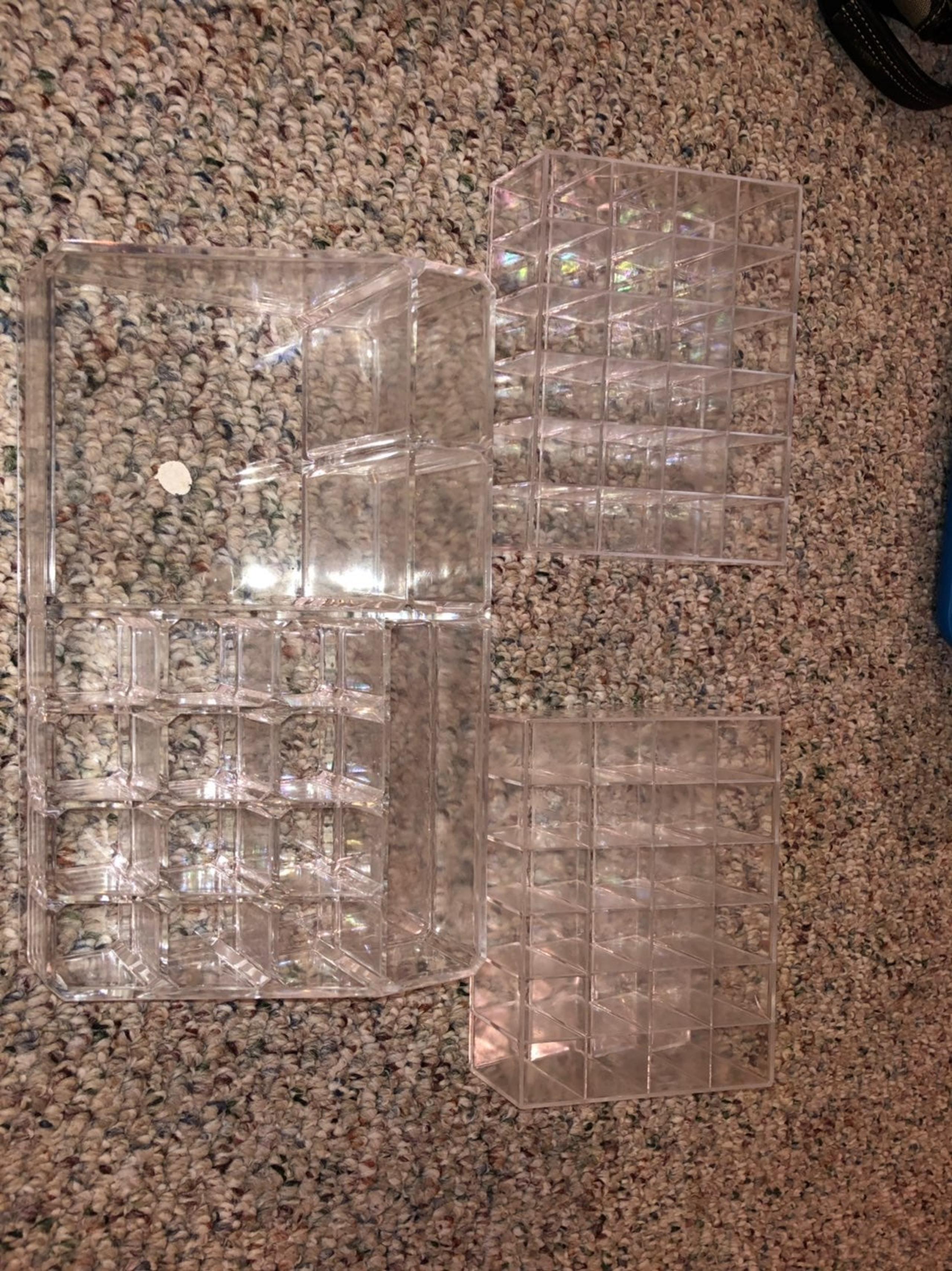 makeup organizer