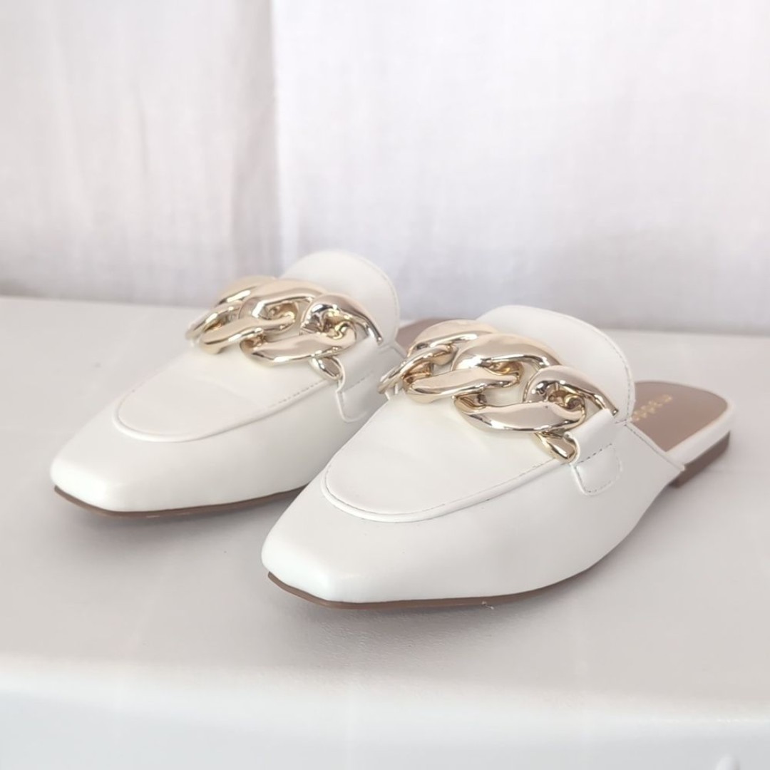 Madden Girl Squireee White Faux Leather Backless Loafer Gold Chain Size 5