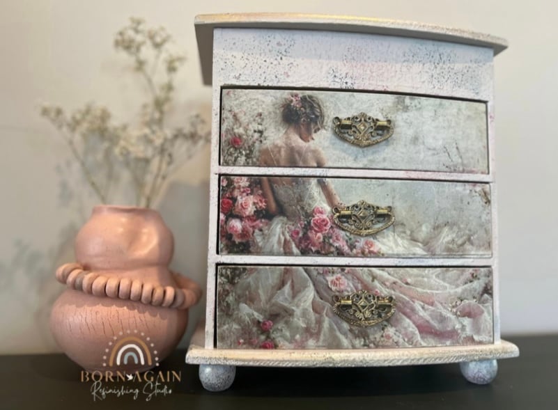 Refinished romantic Jewelry box