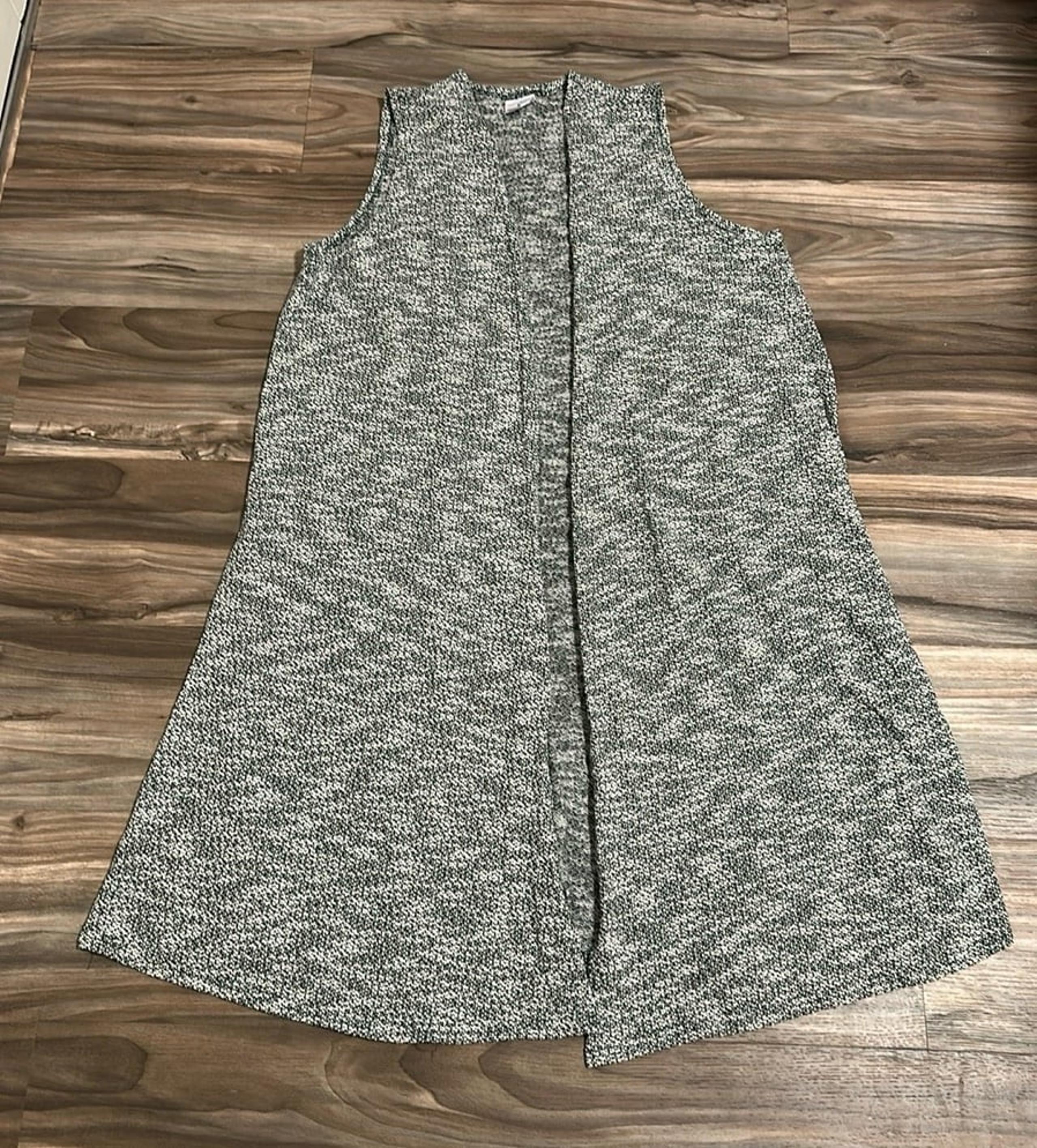 Lularoe Joy black and white spacedye knit longline vest size extra large NWOT