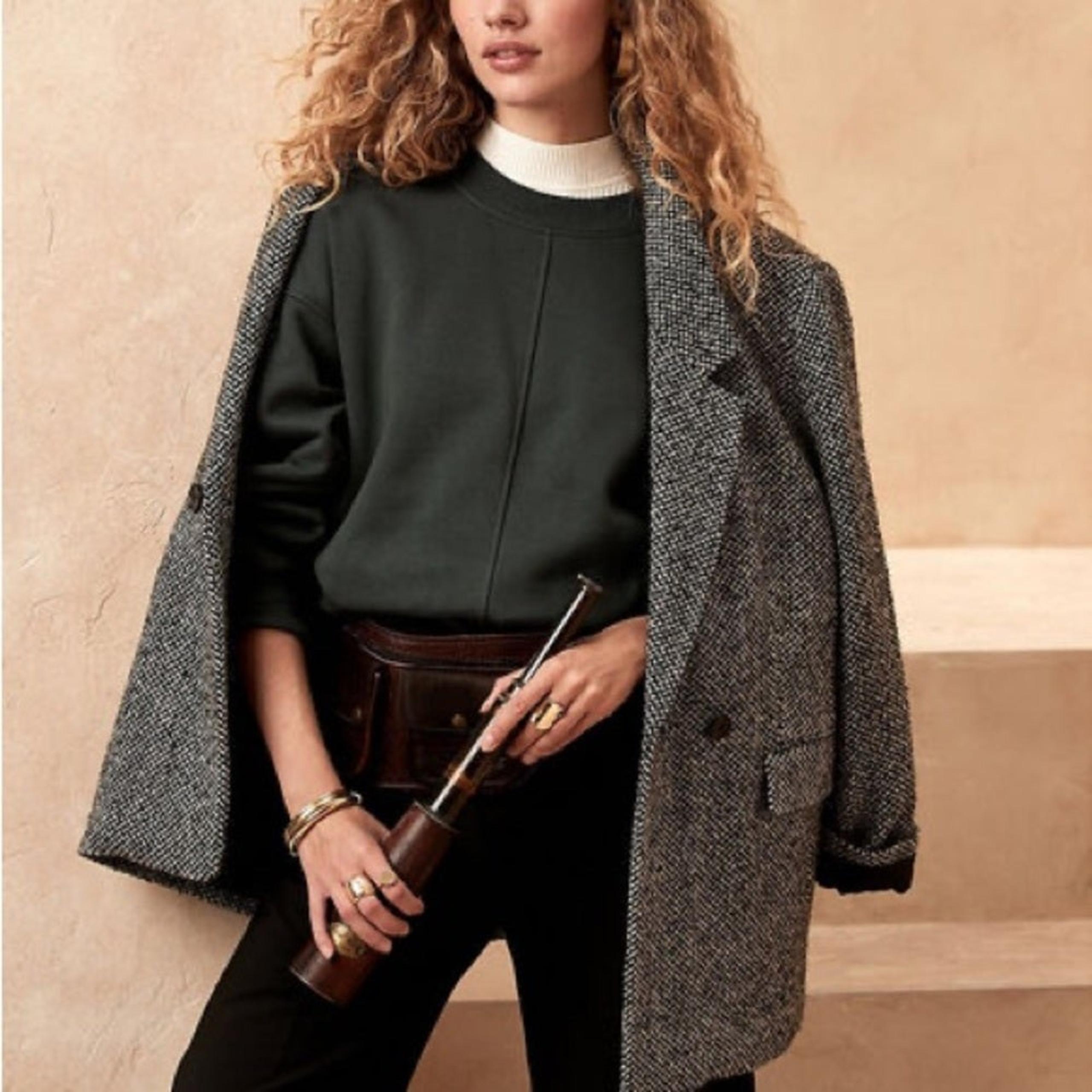 NWT BANANA REPUBLIC Cloud Fleece Sweatshirt/ NAVY BLUE