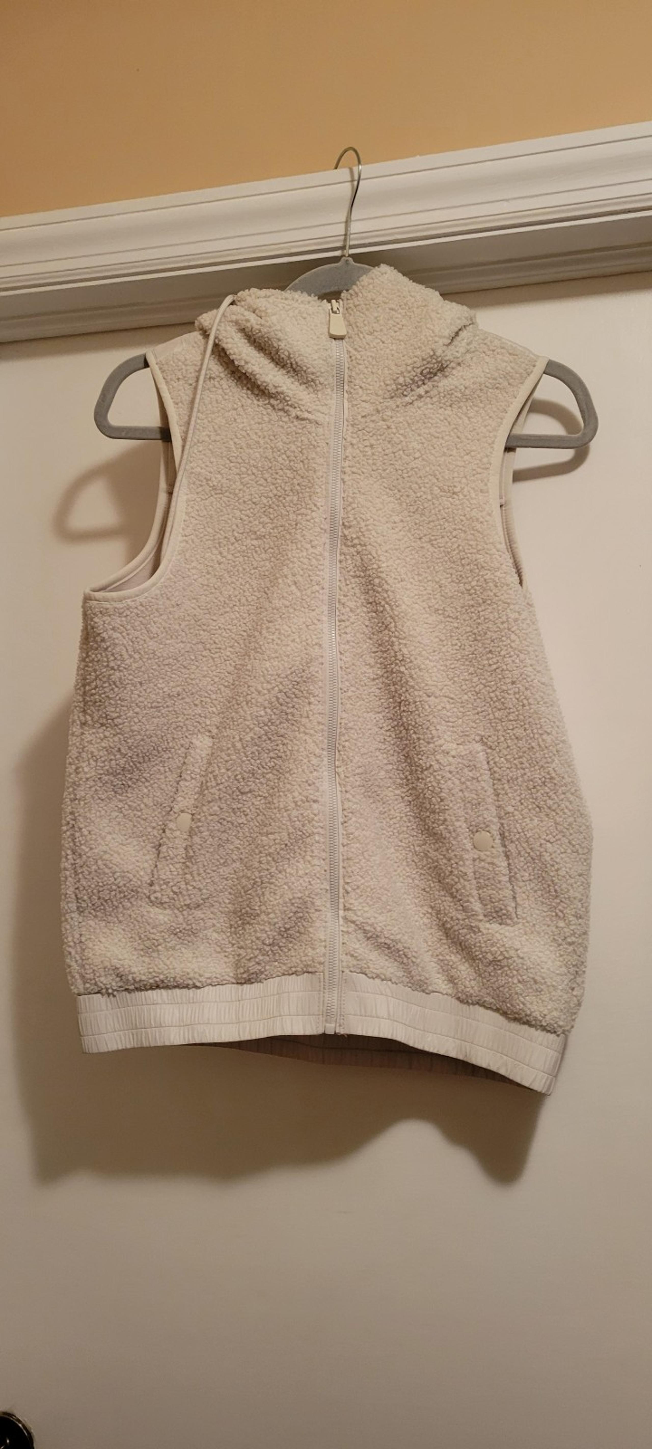 Avia Women's Size XS 0-2 Faux Shearling Vest  With Hood
