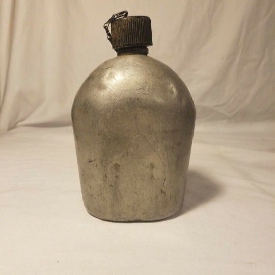 VINTAGE ARTIC DEFECT CANTEEN WW2