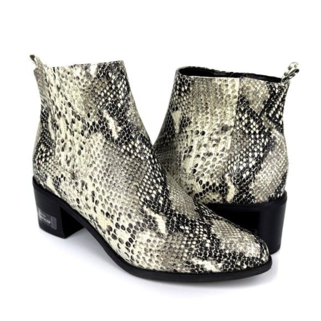 Blondo Women's Elvina Snake Print Leather Ankle Boots Gray Size 9.5
