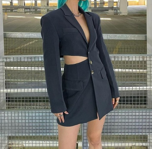 black skirt