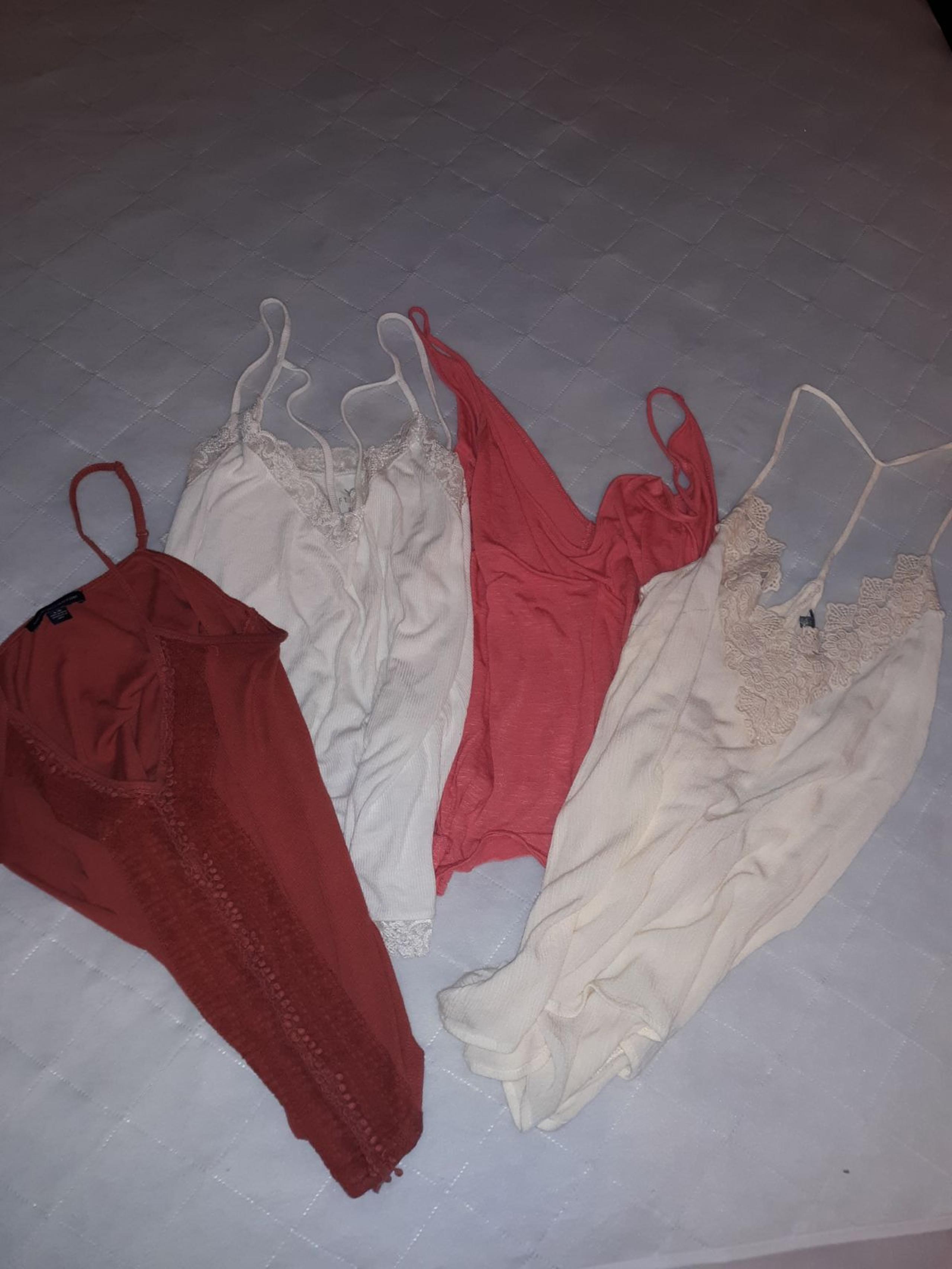 4 spaghetti strap tops lot