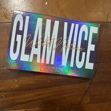 Glam vice, wild nature