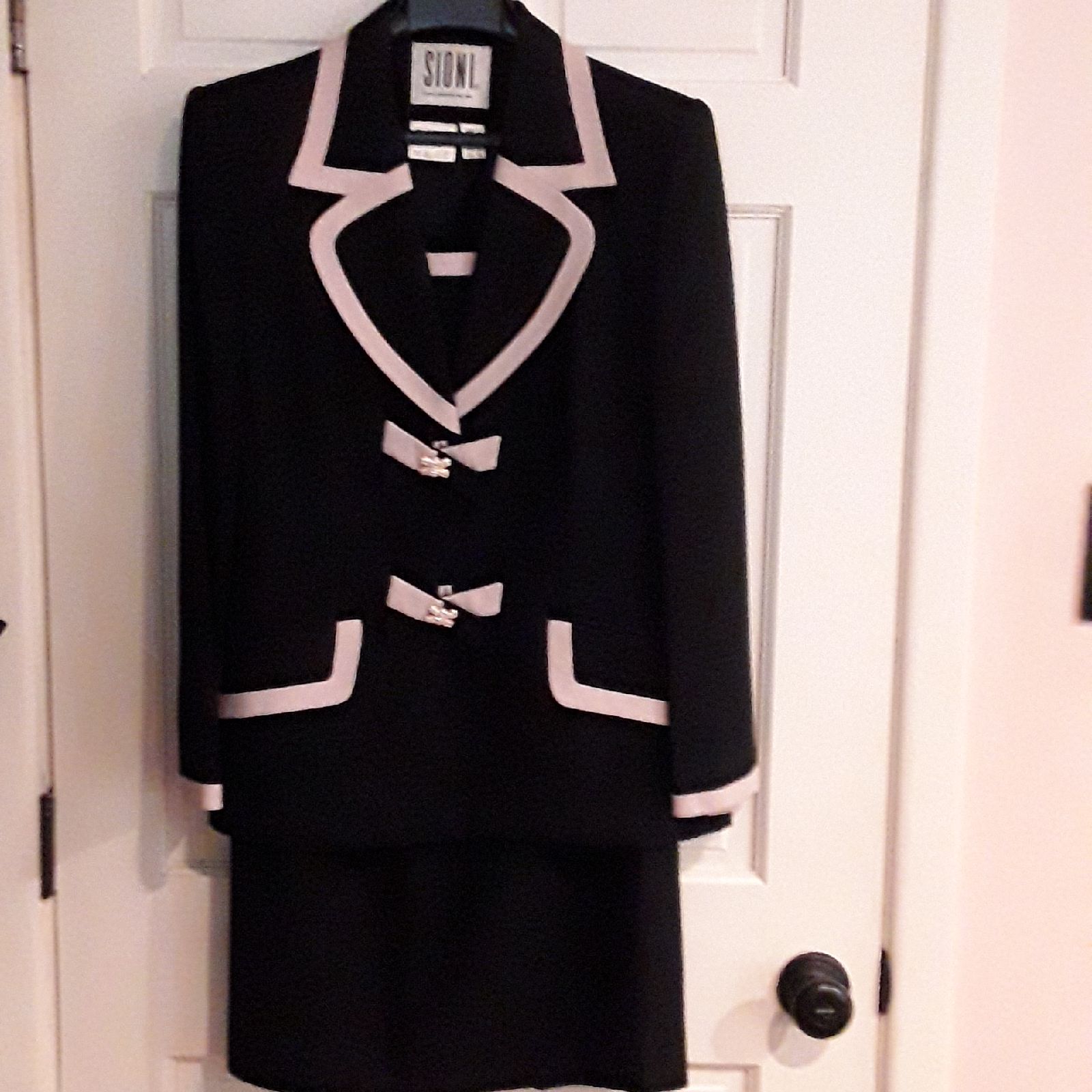 Sioni Skirt Suit